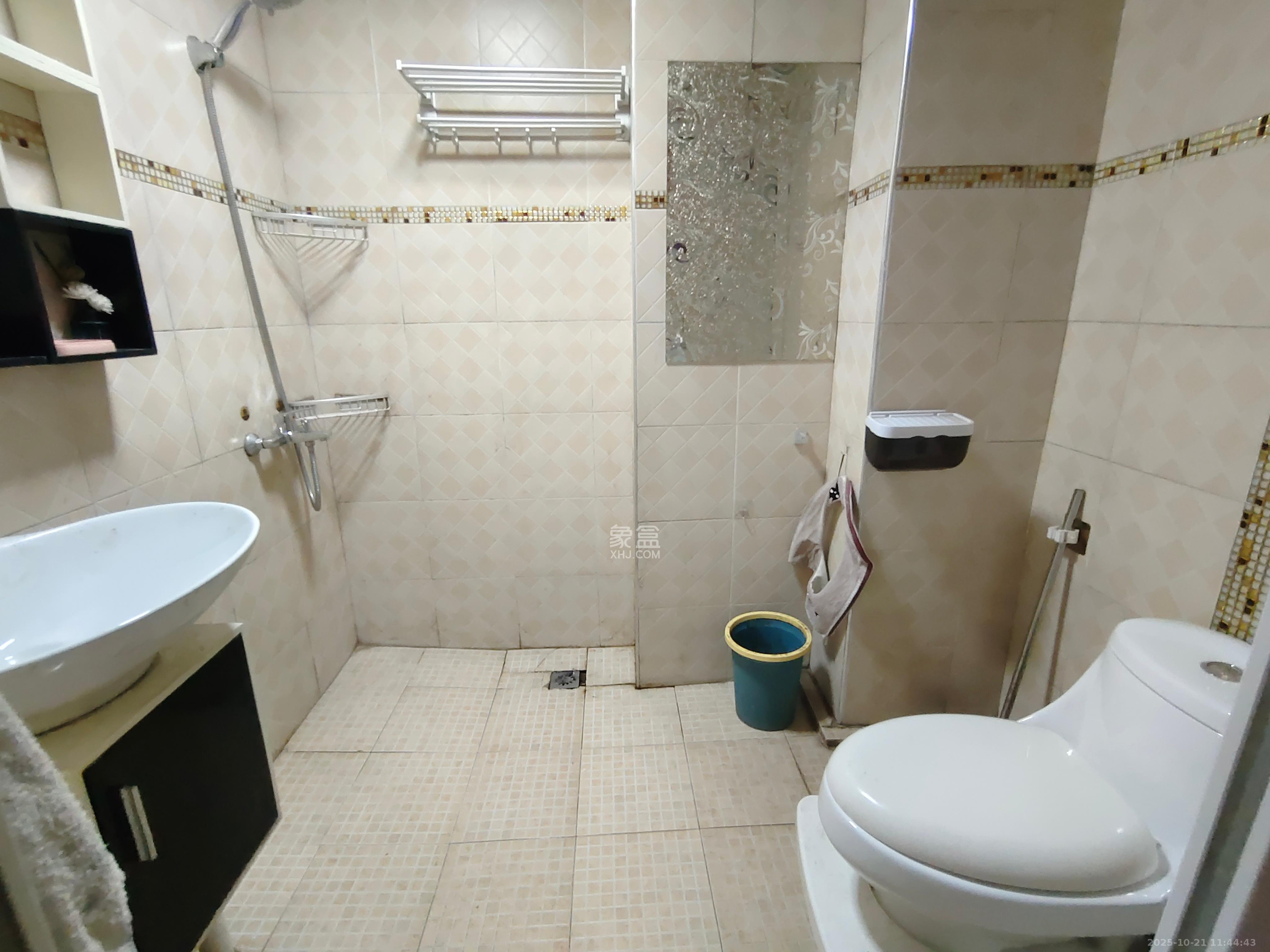 尚都花园城  1室1厅1卫    1300.0元/月室内图