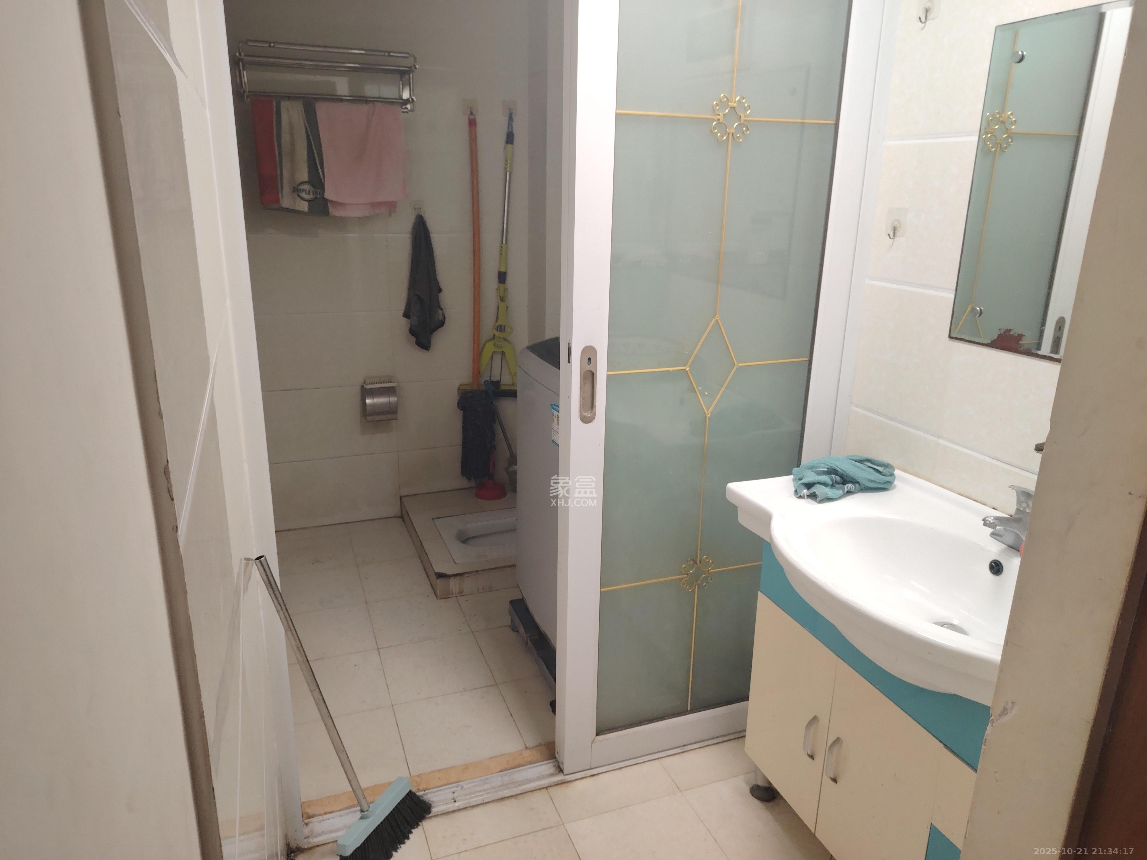 山水庭院  2室2厅1卫    1700.0元/月 山水庭院  2室2厅1卫    1700.0元/月室内图