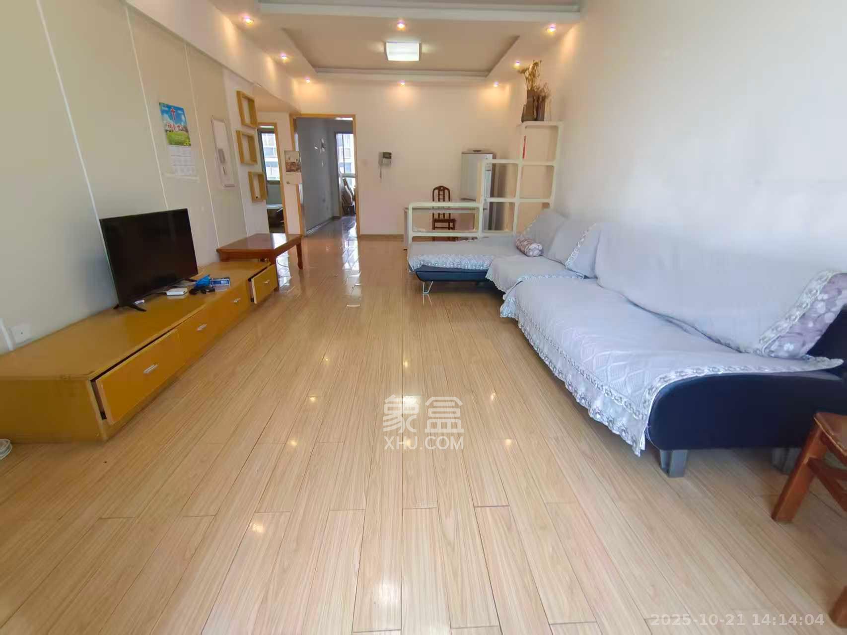 阳光100二期 2室2厅1卫 2400.0元/月 阳光100二期 2室2厅1卫 2400.0元/月室内图