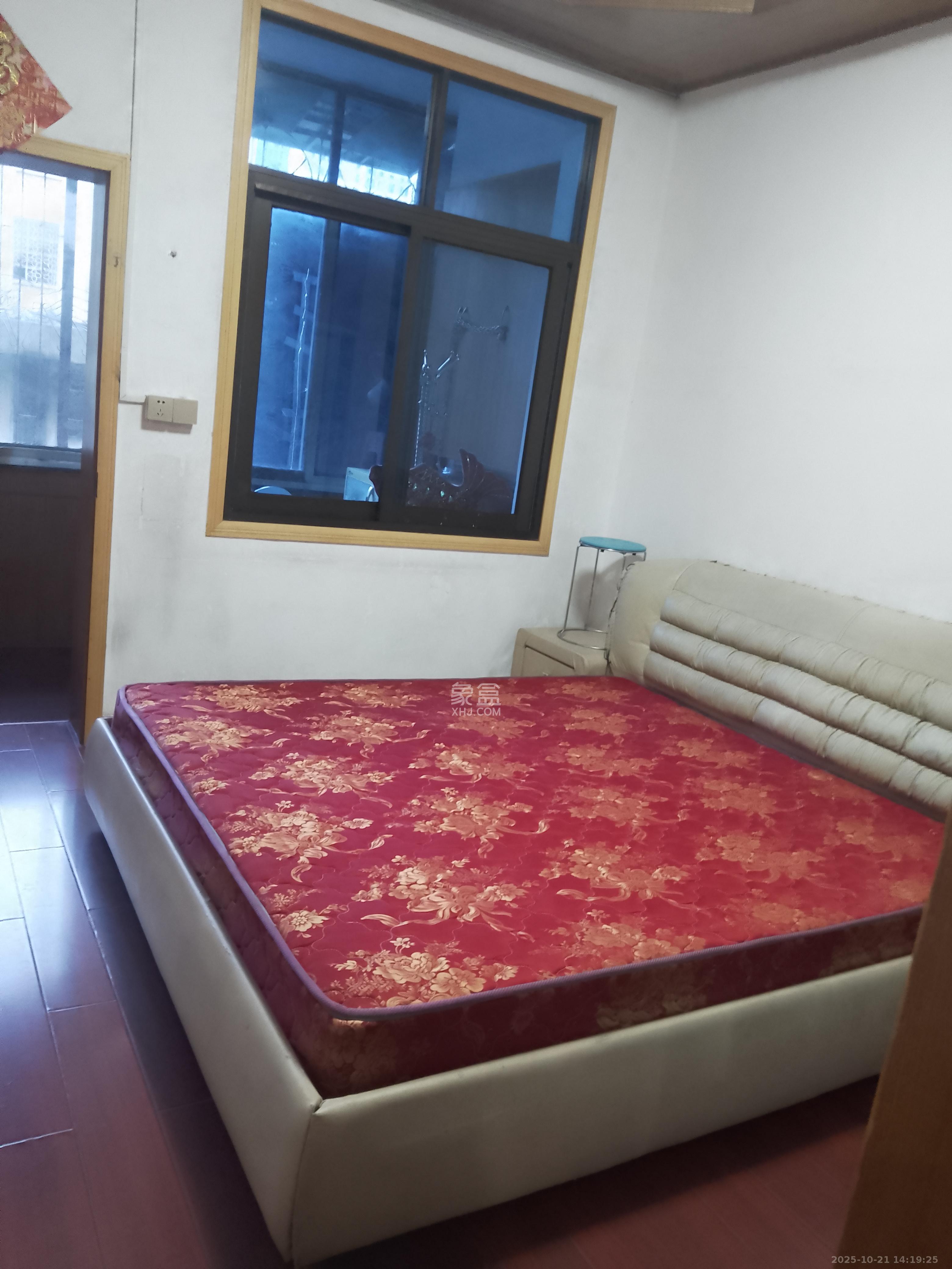 火把山小区  2室1厅1卫    1700.0元/月室内图