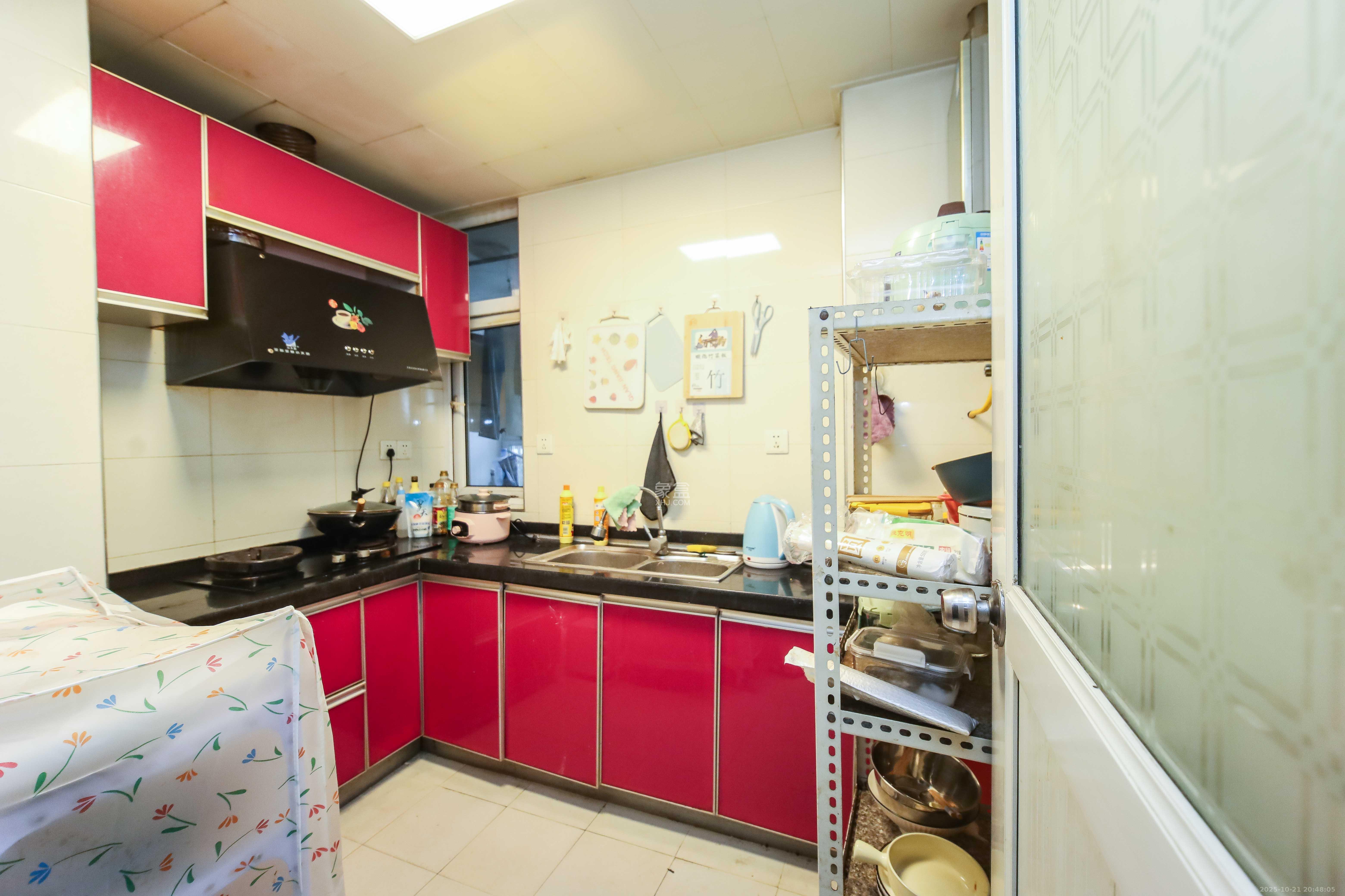 上河国际C区  3室2厅1卫    70.8万 上河国际C区  3室2厅1卫    70.8万厨房