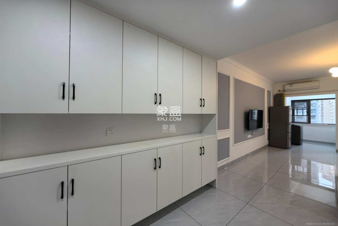 福晟钱隆国际(晟冉景苑)  1室0厅0卫    1600.0元/月 福晟钱隆国际(晟冉景苑)  1室0厅0卫    1600.0元/月室内图