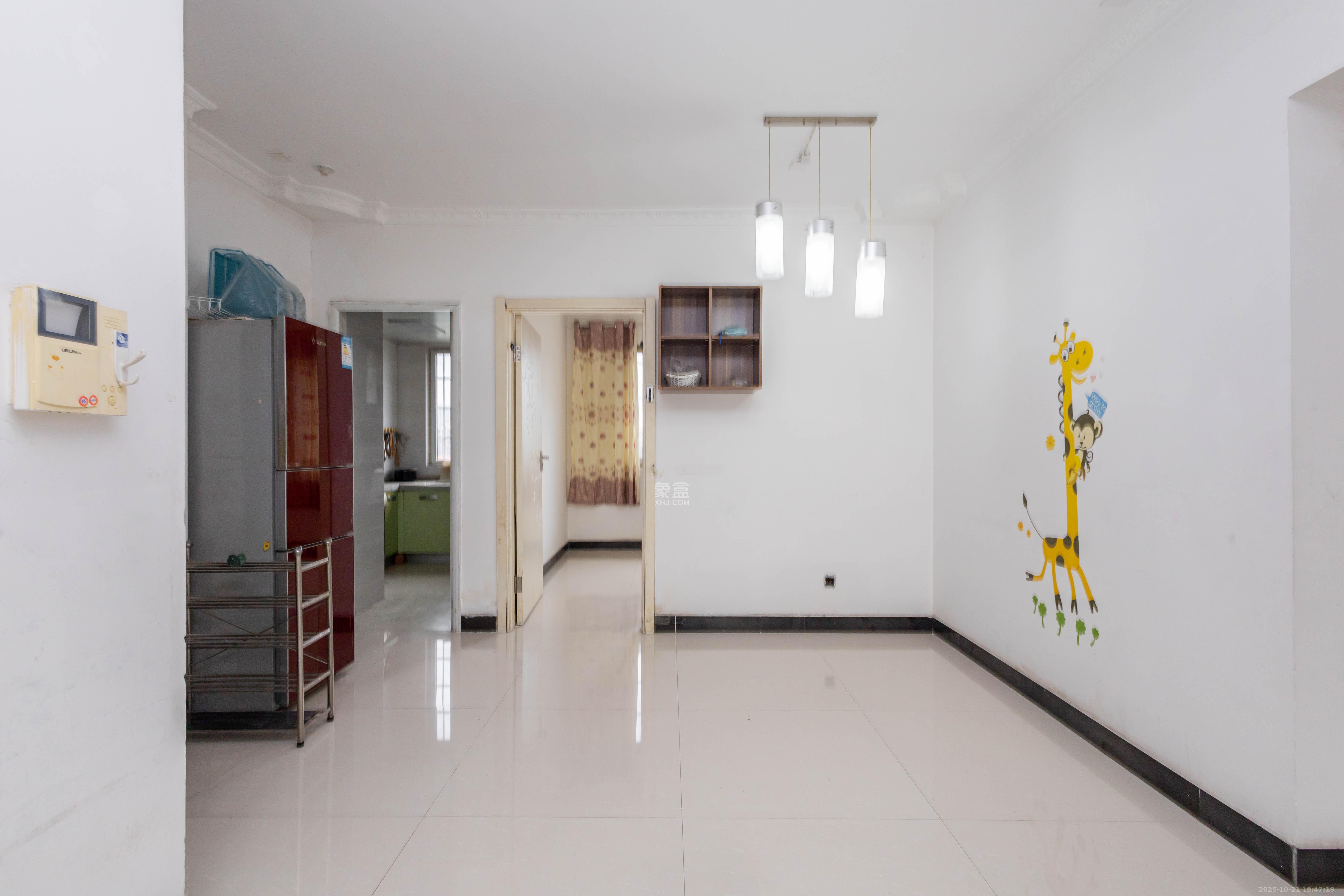 东业苹果社区  3室2厅1卫    43.8万 东业苹果社区  3室2厅1卫    43.8万客厅