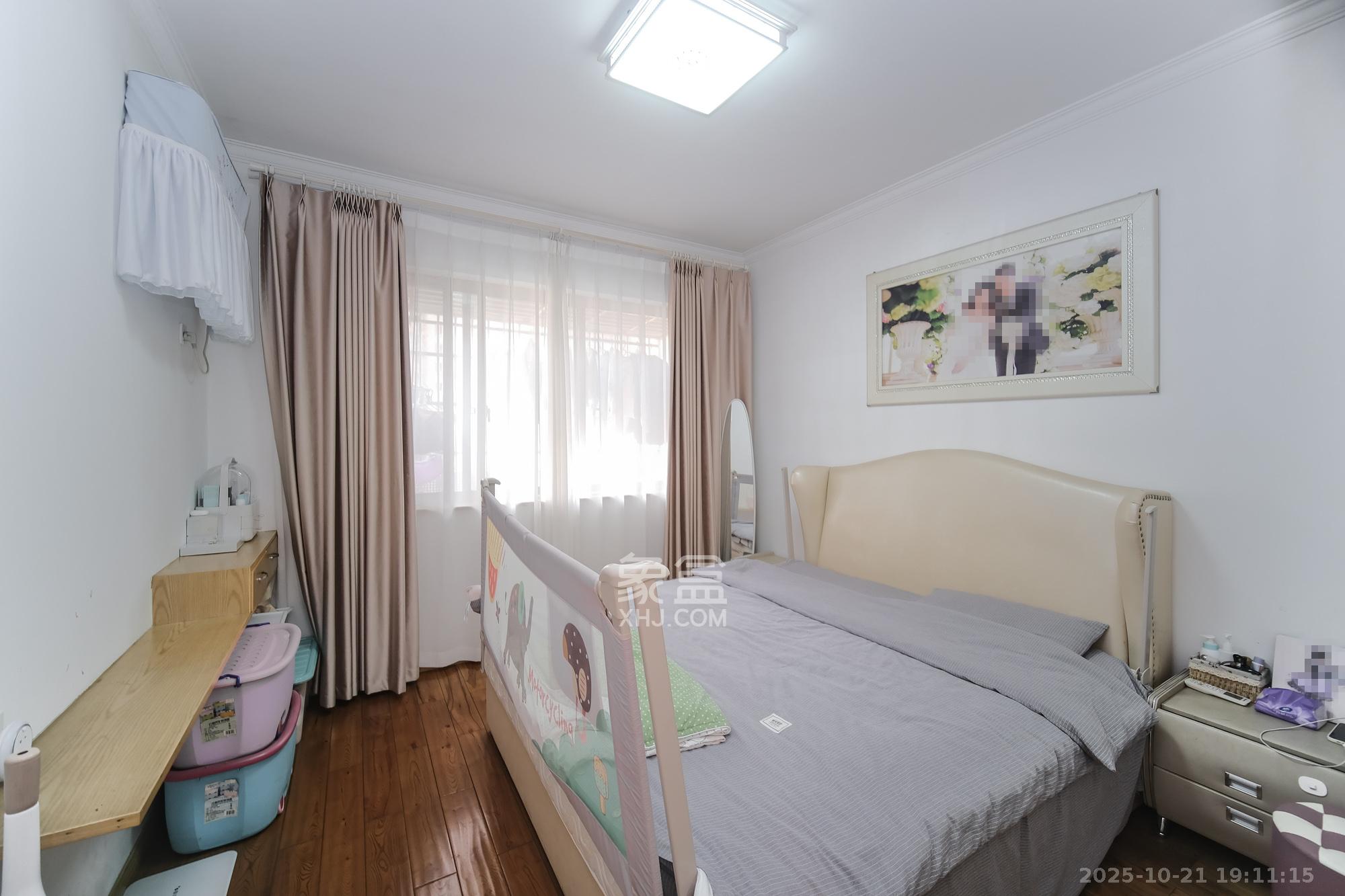 四季星城 2室2厅1卫 59.8万 四季星城 2室2厅1卫 59.8万卧室