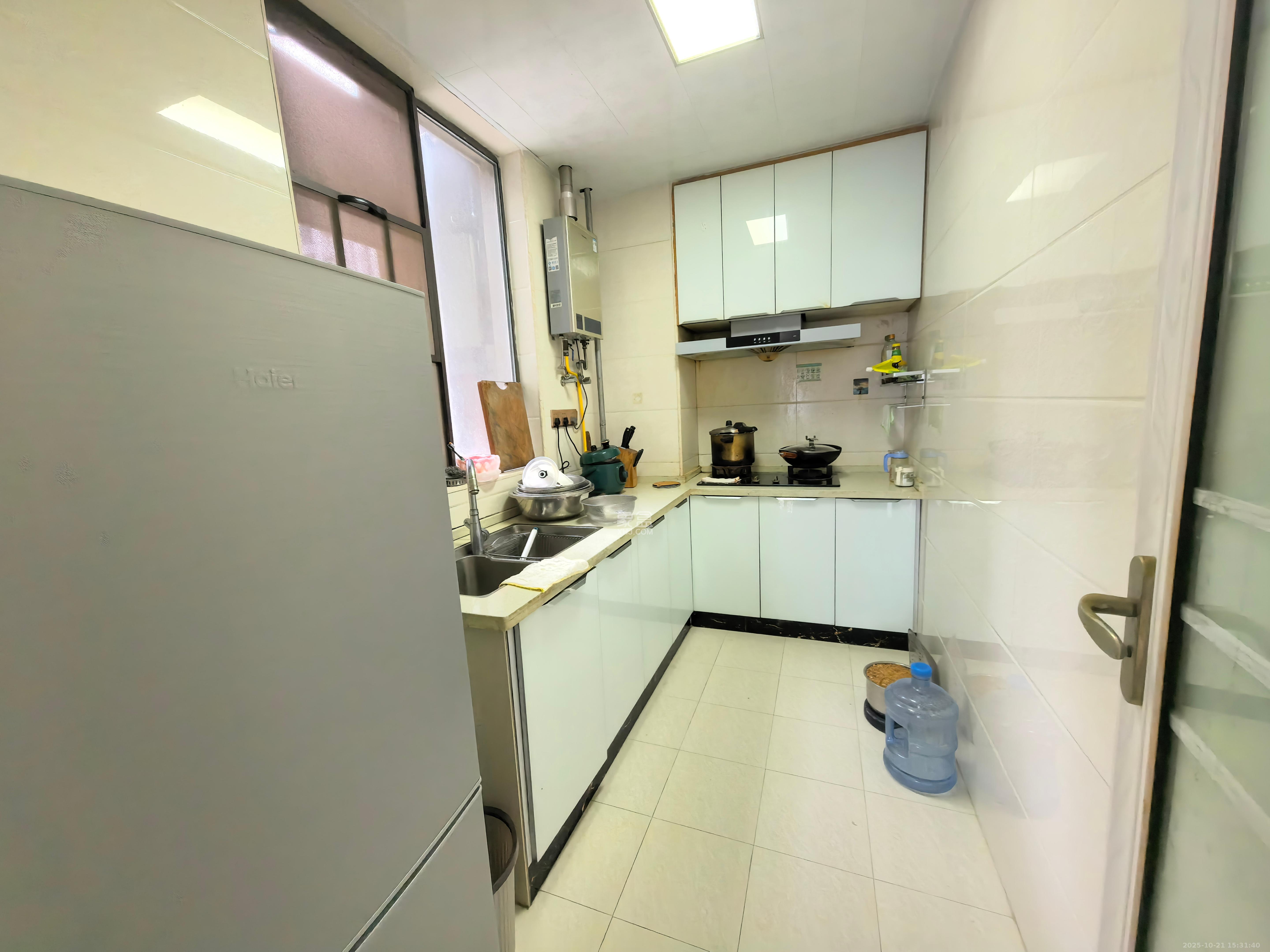 旭辉御府  1室2厅2卫    2300.0元/月室内图