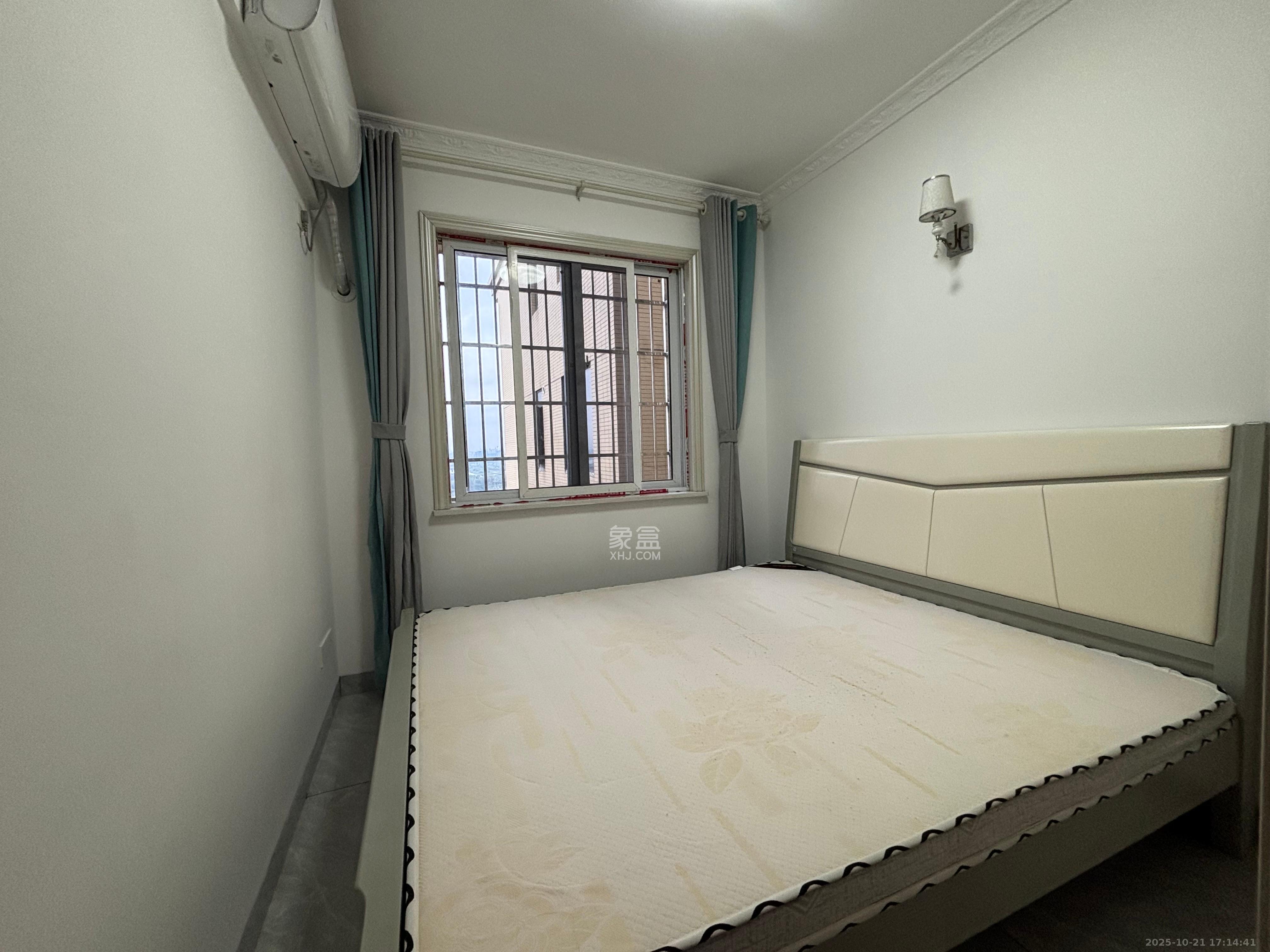 星城新宇川河苑  3室2厅1卫    2200.0元/月室内图