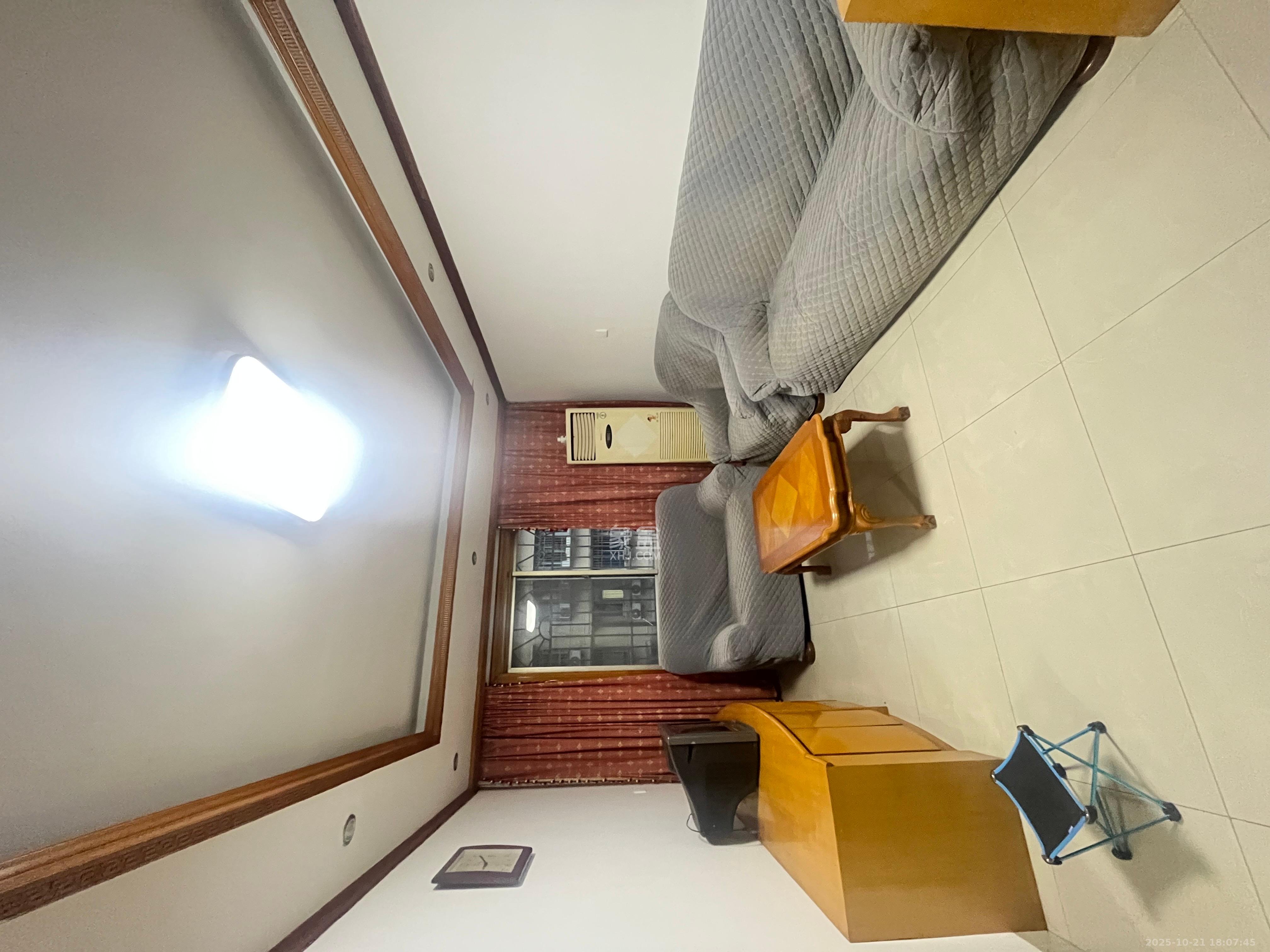 上民航宿舍  3室1厅1卫    1900.0元/月 上民航宿舍  3室1厅1卫    1900.0元/月