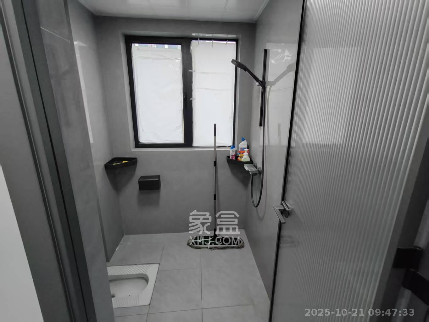 麓谷山湖郡  4室2厅2卫    3100.0元/月室内图