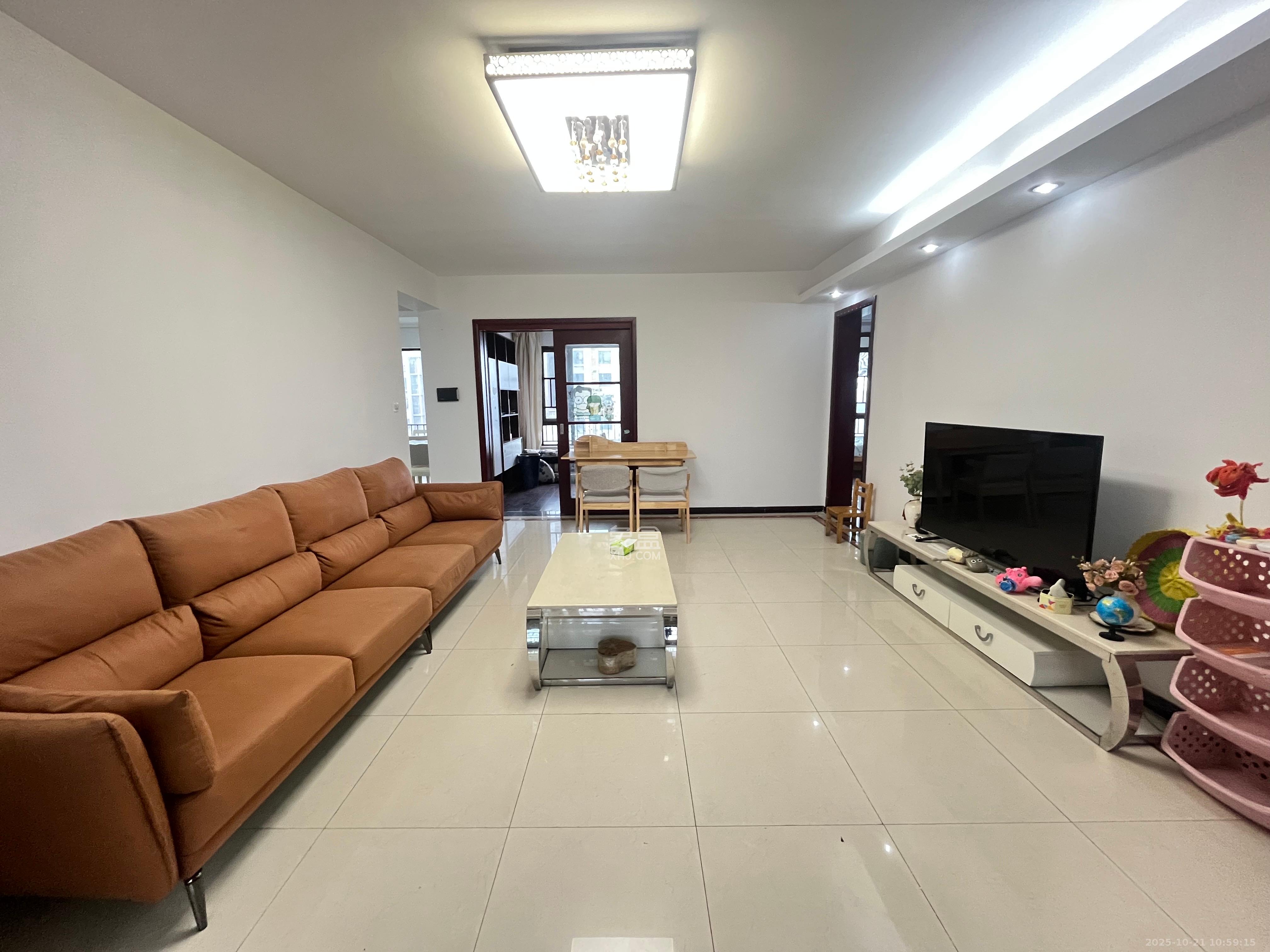 中海国际二期  4室2厅2卫    2500.0元/月 中海国际二期  4室2厅2卫    2500.0元/月室内图