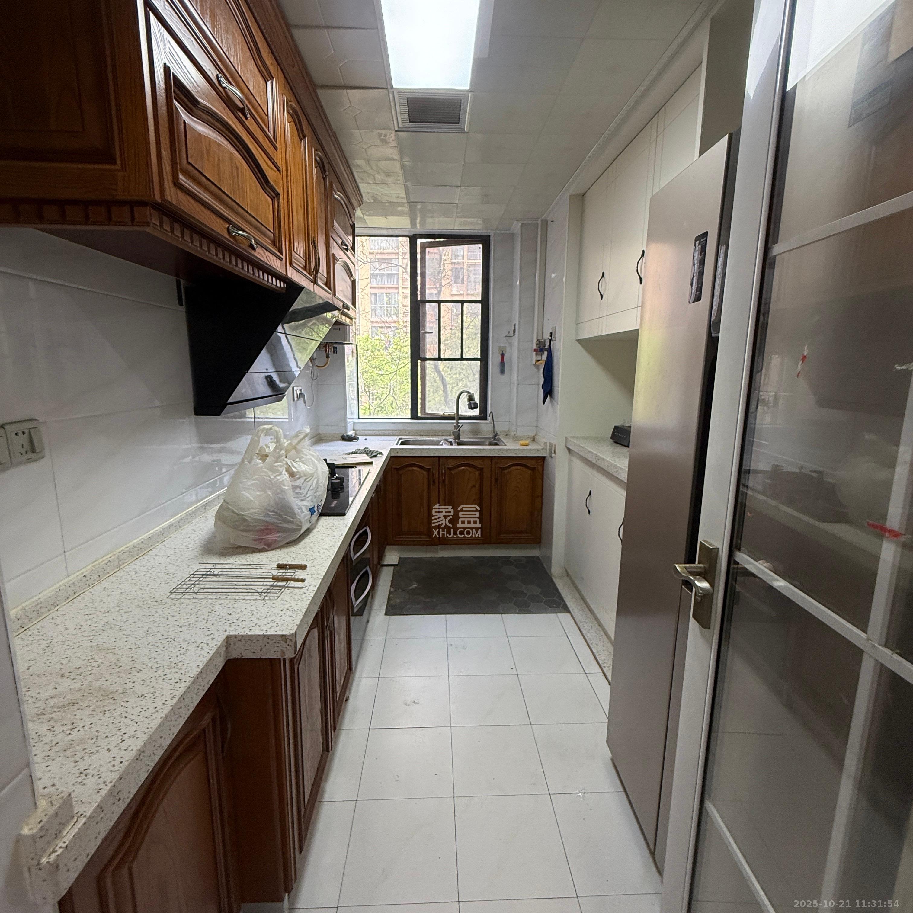 嘉福长安郡(融信澜悦、嘉福好美家园)  4室2厅2卫    3900.0元/月 嘉福长安郡(融信澜悦、嘉福好美家园)  4室2厅2卫    3900.0元/月室内图