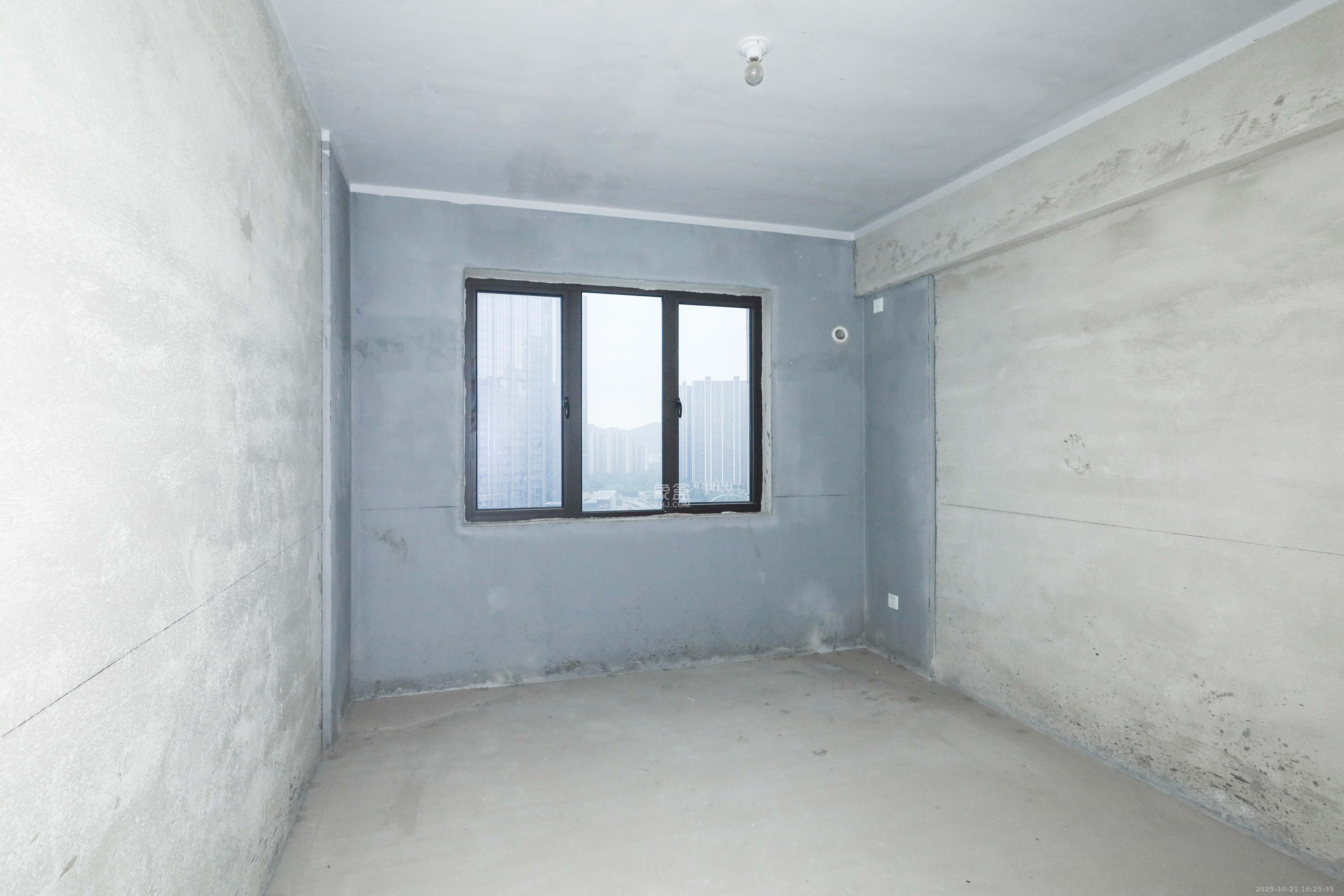 中国铁建梅溪青秀二期 3室2厅2卫 145.0万 中国铁建梅溪青秀二期 3室2厅2卫 145.0万卧室