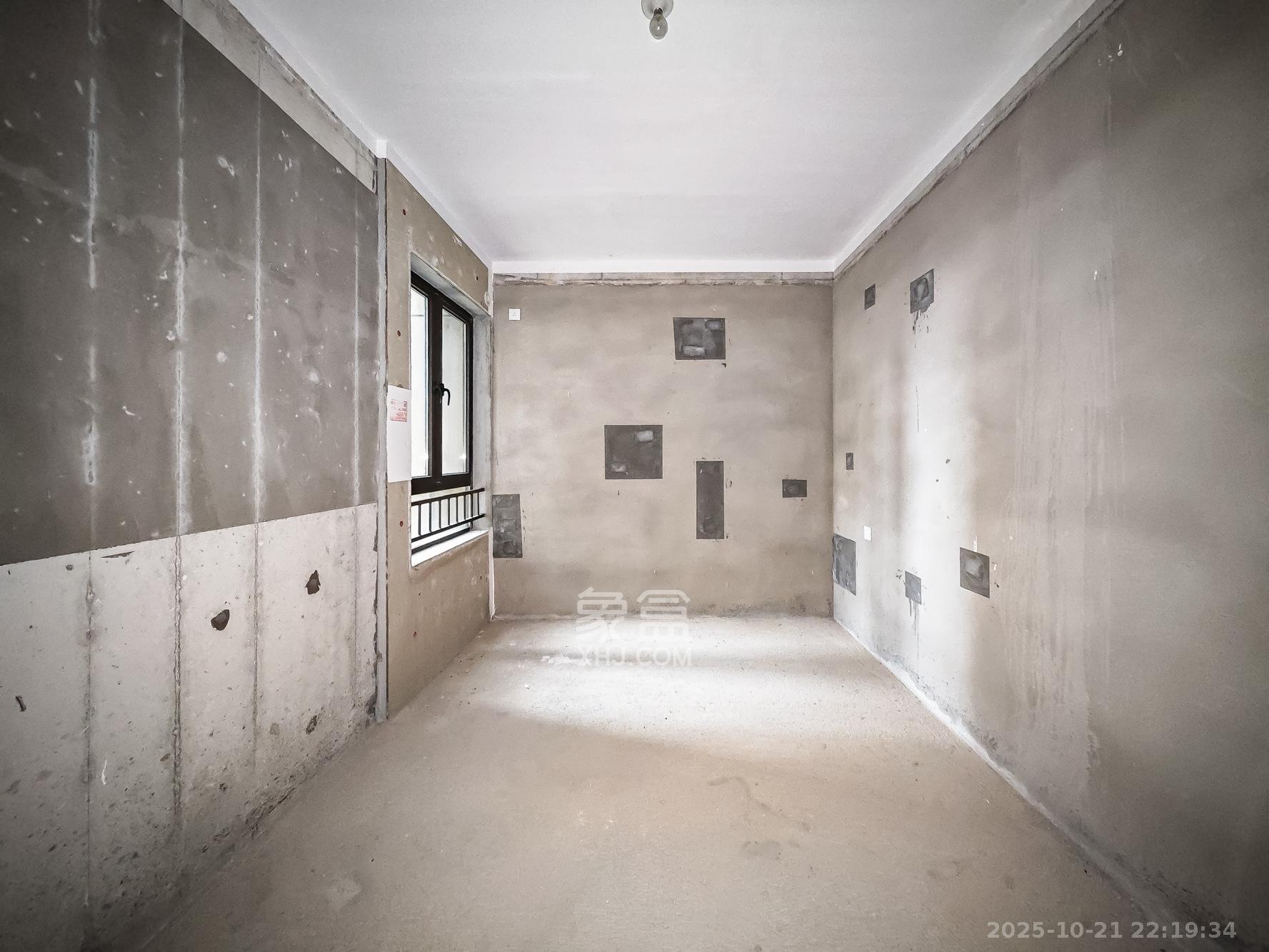 恒基旭辉湖山赋  1室2厅1卫    59.8万卧室