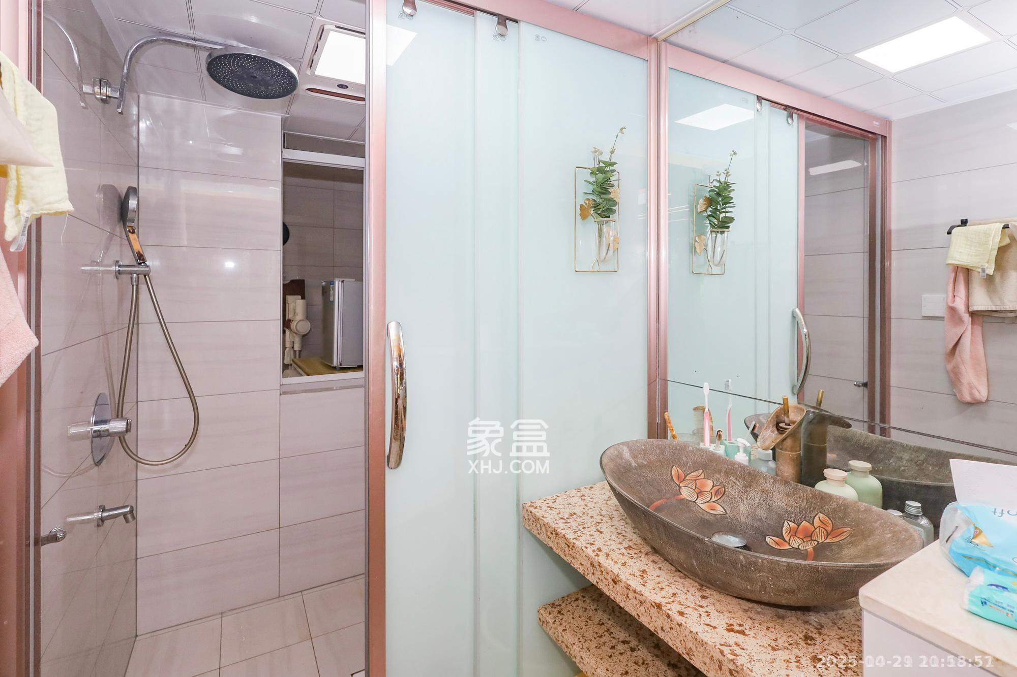 南山雍江汇（滨江国际新城）  3室2厅2卫    3050.0元/月室内图