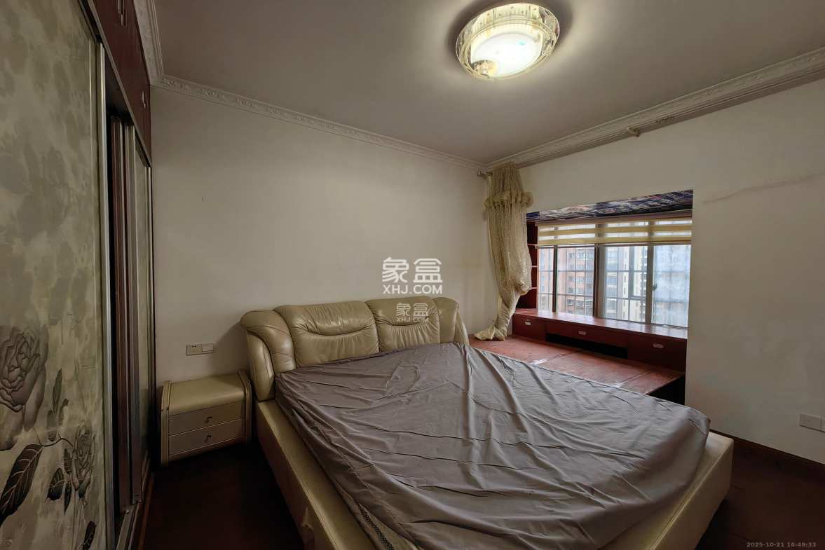 星城福邸(雄天朗郡) 3室2厅2卫 1800.0元/月 星城福邸(雄天朗郡) 3室2厅2卫 1800.0元/月室内图