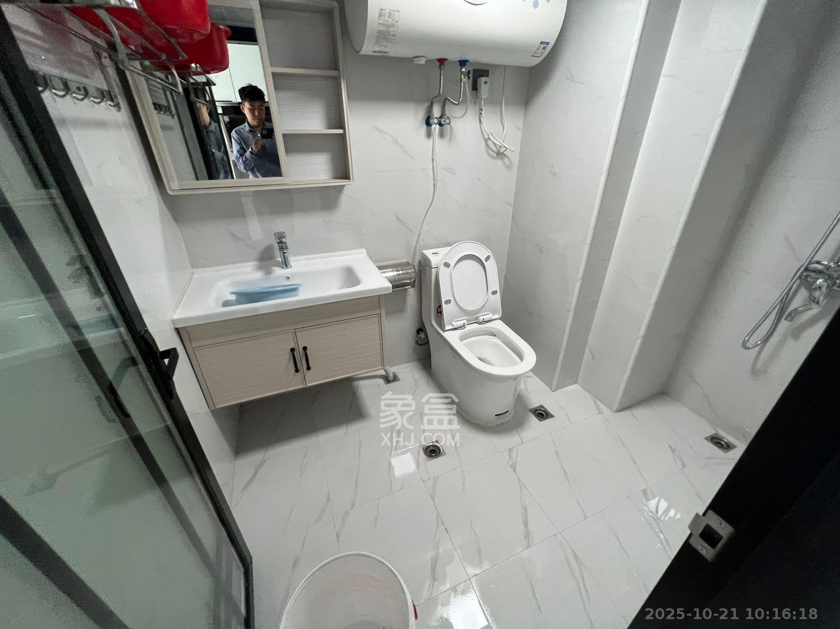 润和国际广场  1室1厅1卫    2200.0元/月 润和国际广场  1室1厅1卫    2200.0元/月室内图