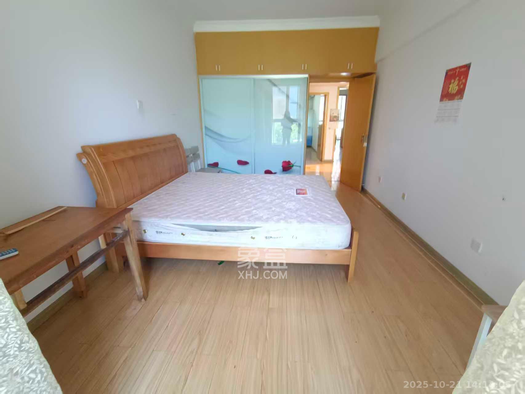 阳光100二期 2室2厅1卫 2400.0元/月 阳光100二期 2室2厅1卫 2400.0元/月室内图