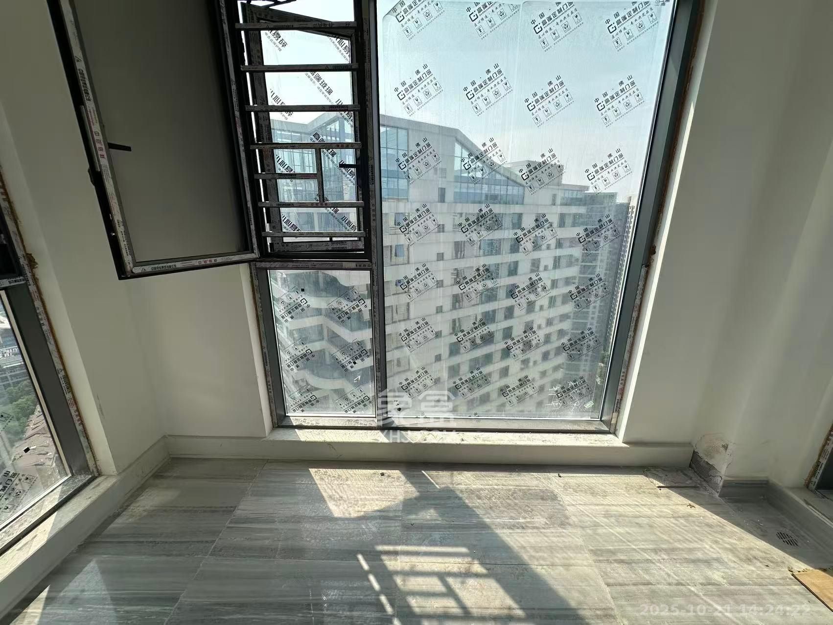 臻园  5室2厅2卫    4500.0元/月 臻园  5室2厅2卫    4500.0元/月室内图