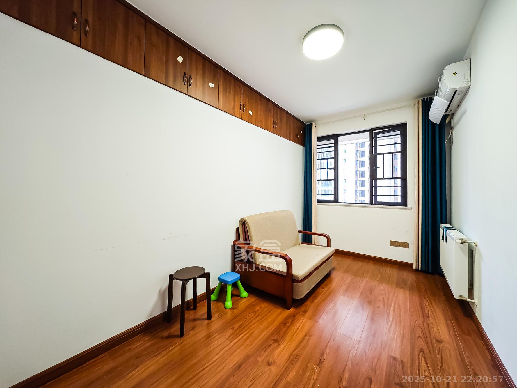 青竹湖曦园  4室2厅2卫    150.0万卧室