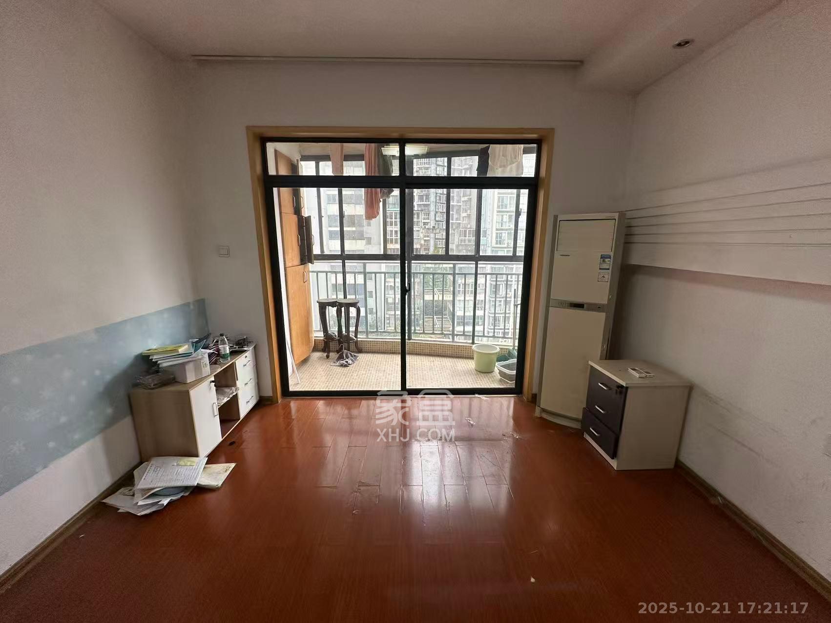 金麓国际  2室2厅1卫    2000.0元/月室内图1