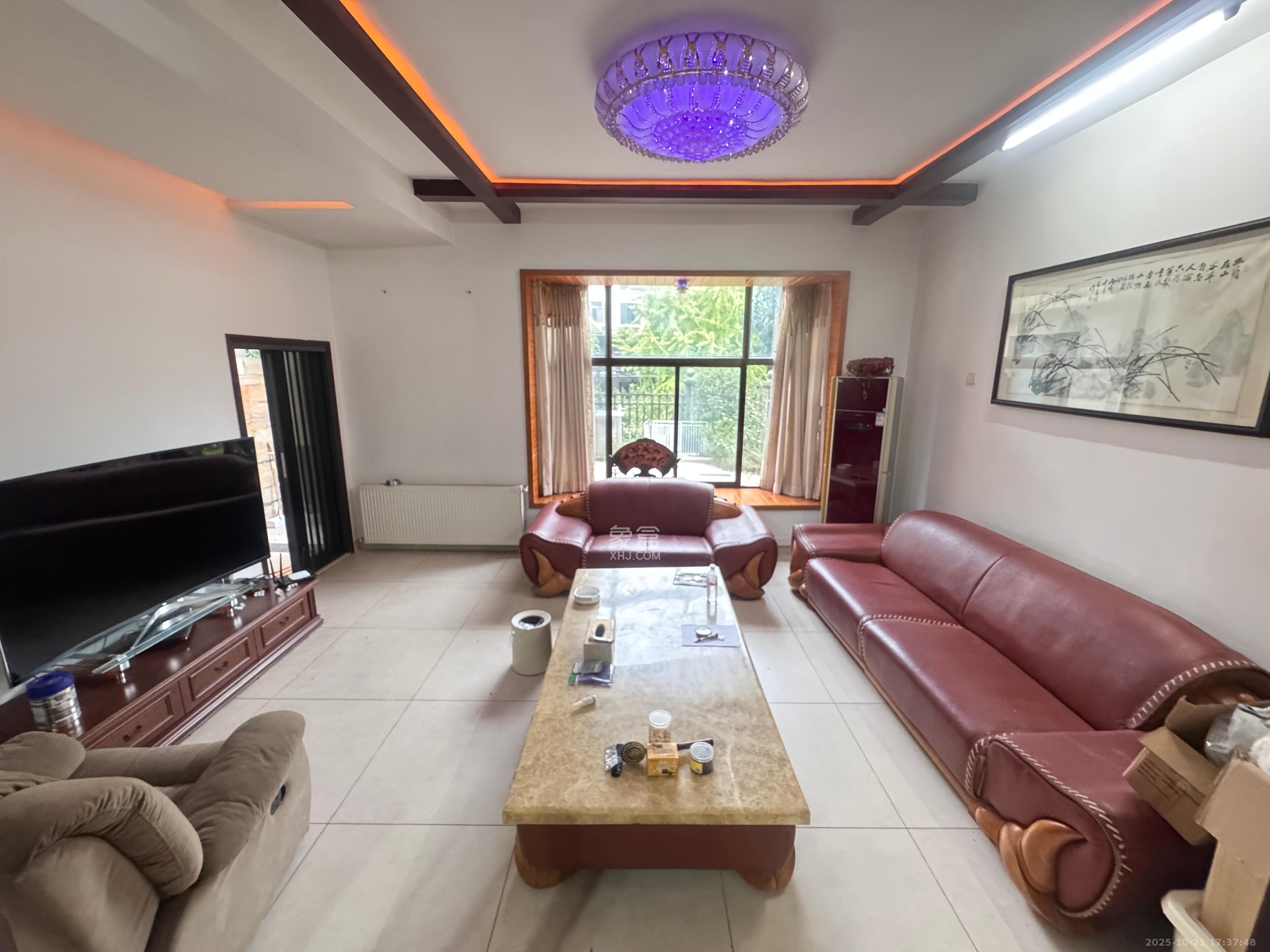 山水芙蓉国际新城  5室2厅2卫    6500.0元/月 山水芙蓉国际新城  5室2厅2卫    6500.0元/月