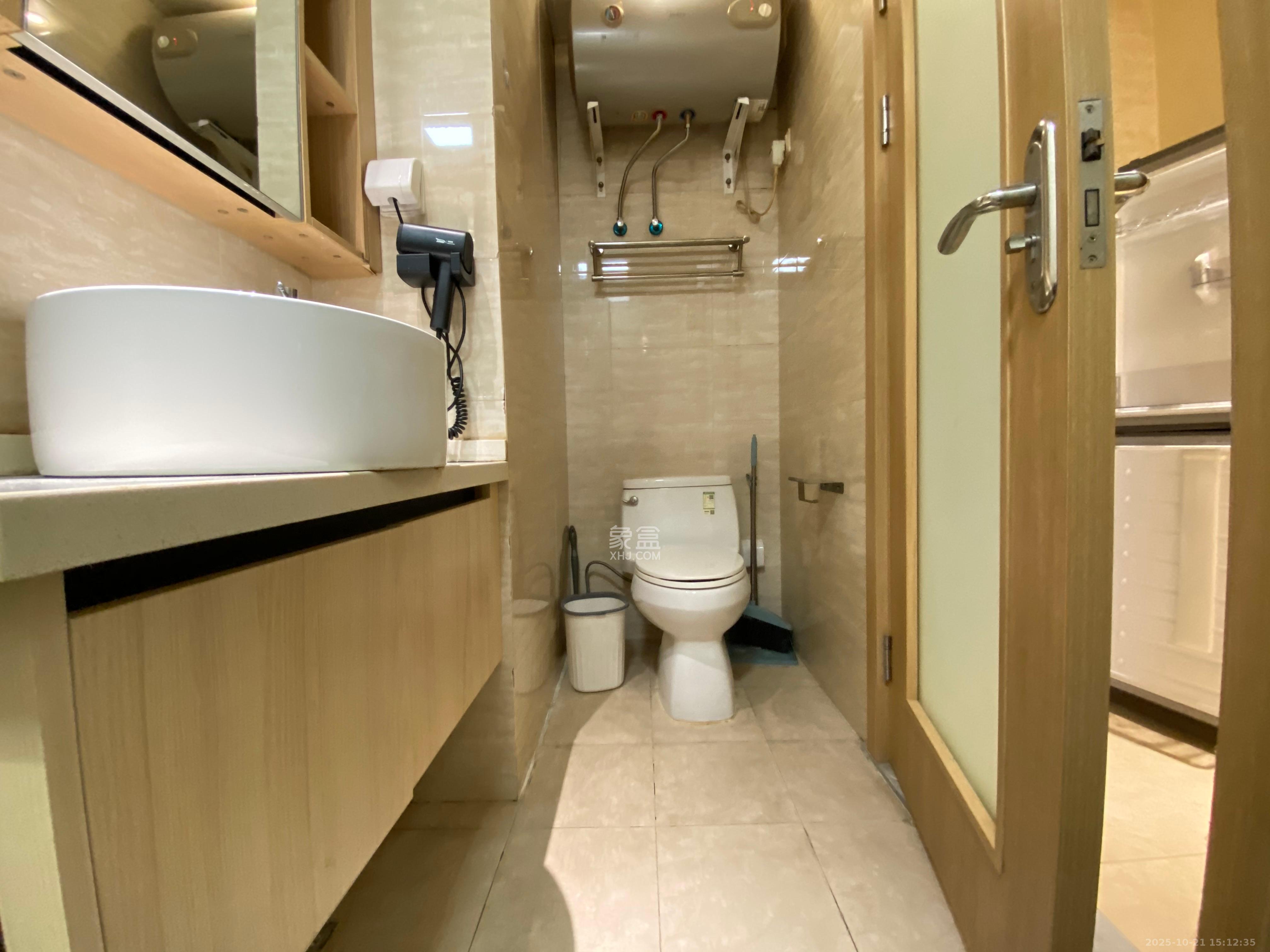 万润时光里  1室1厅1卫    1800.0元/月 万润时光里  1室1厅1卫    1800.0元/月室内图