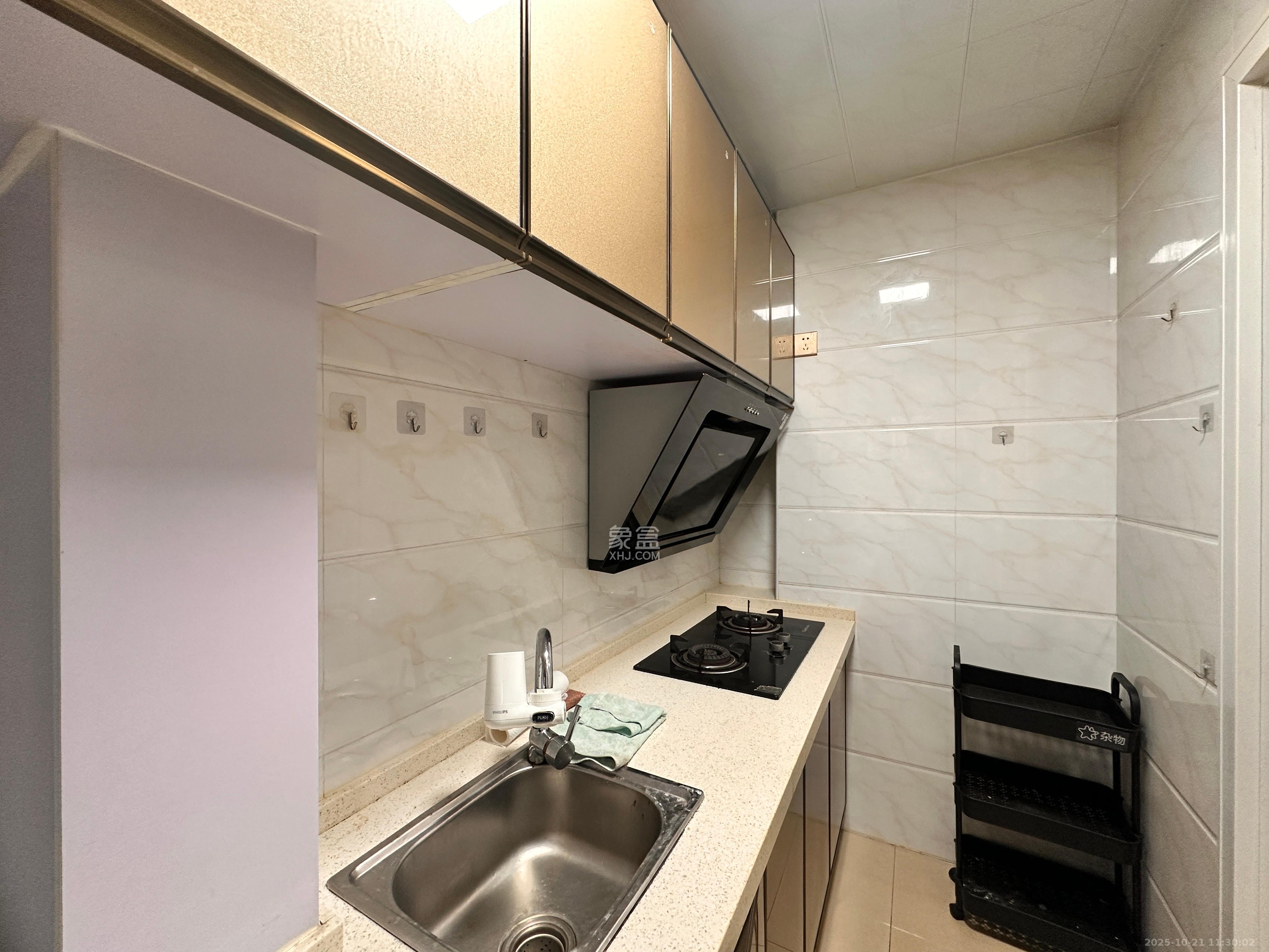 荣悦台  1室0厅1卫    1700.0元/月 荣悦台  1室0厅1卫    1700.0元/月室内图