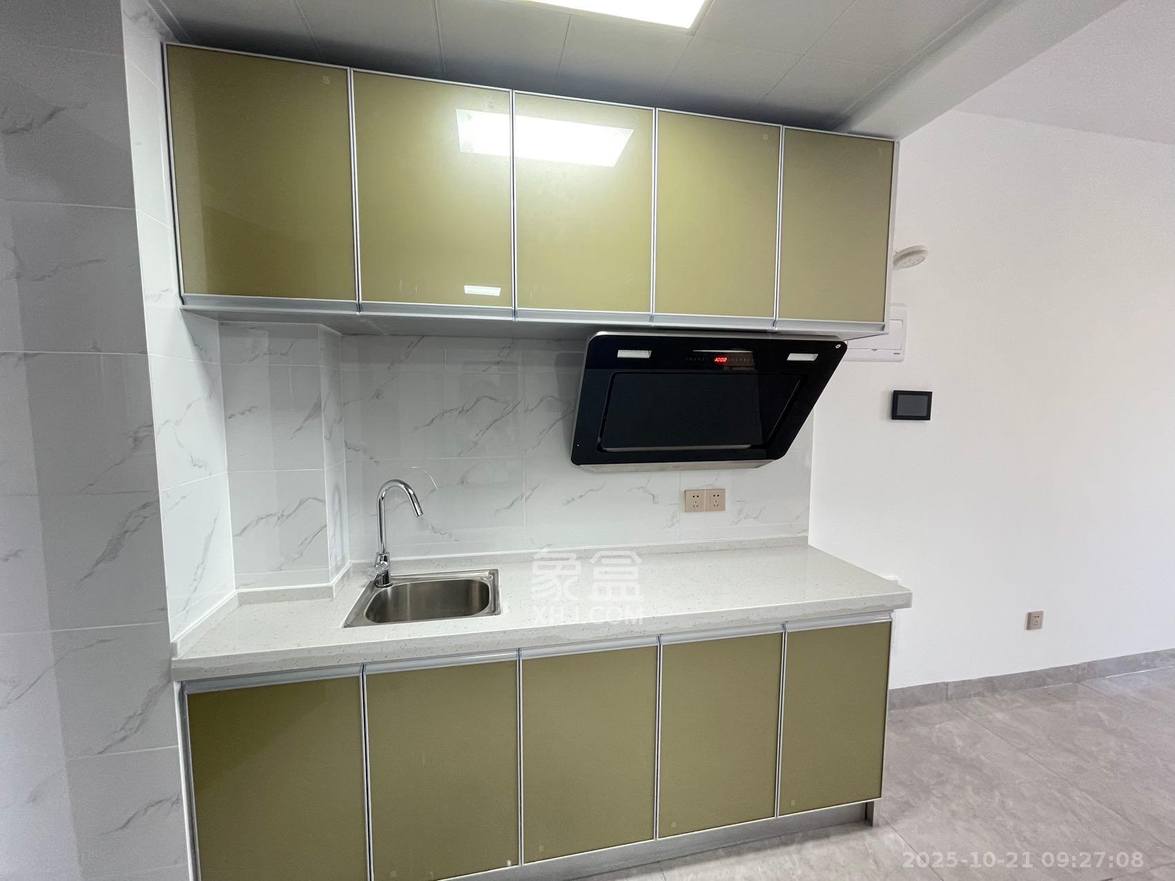 中海珑悦府  1室1厅1卫    1100.0元/月 中海珑悦府  1室1厅1卫    1100.0元/月室内图