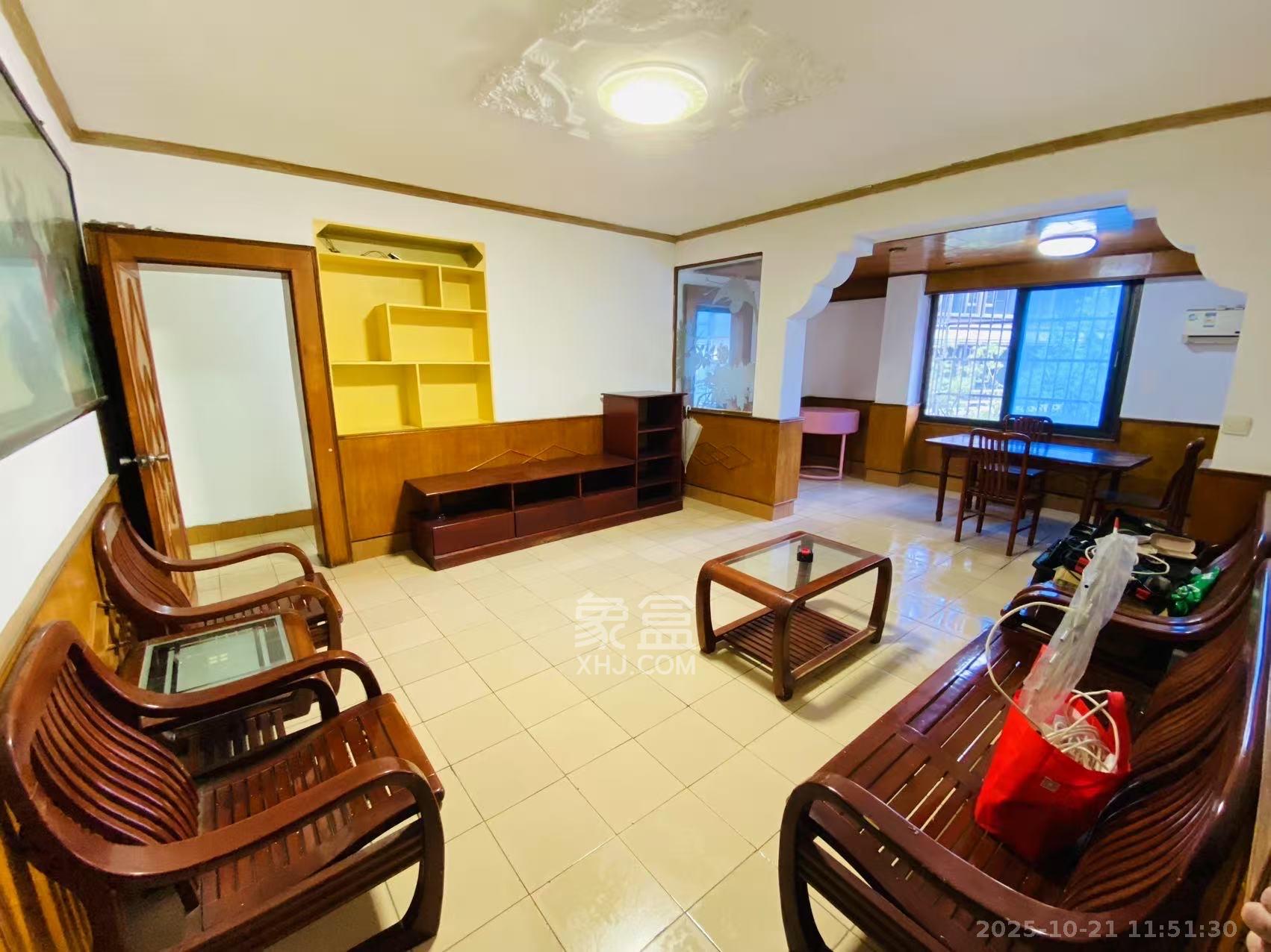 劳动广场消防队宿舍  3室2厅1卫    2000.0元/月 劳动广场消防队宿舍  3室2厅1卫    2000.0元/月