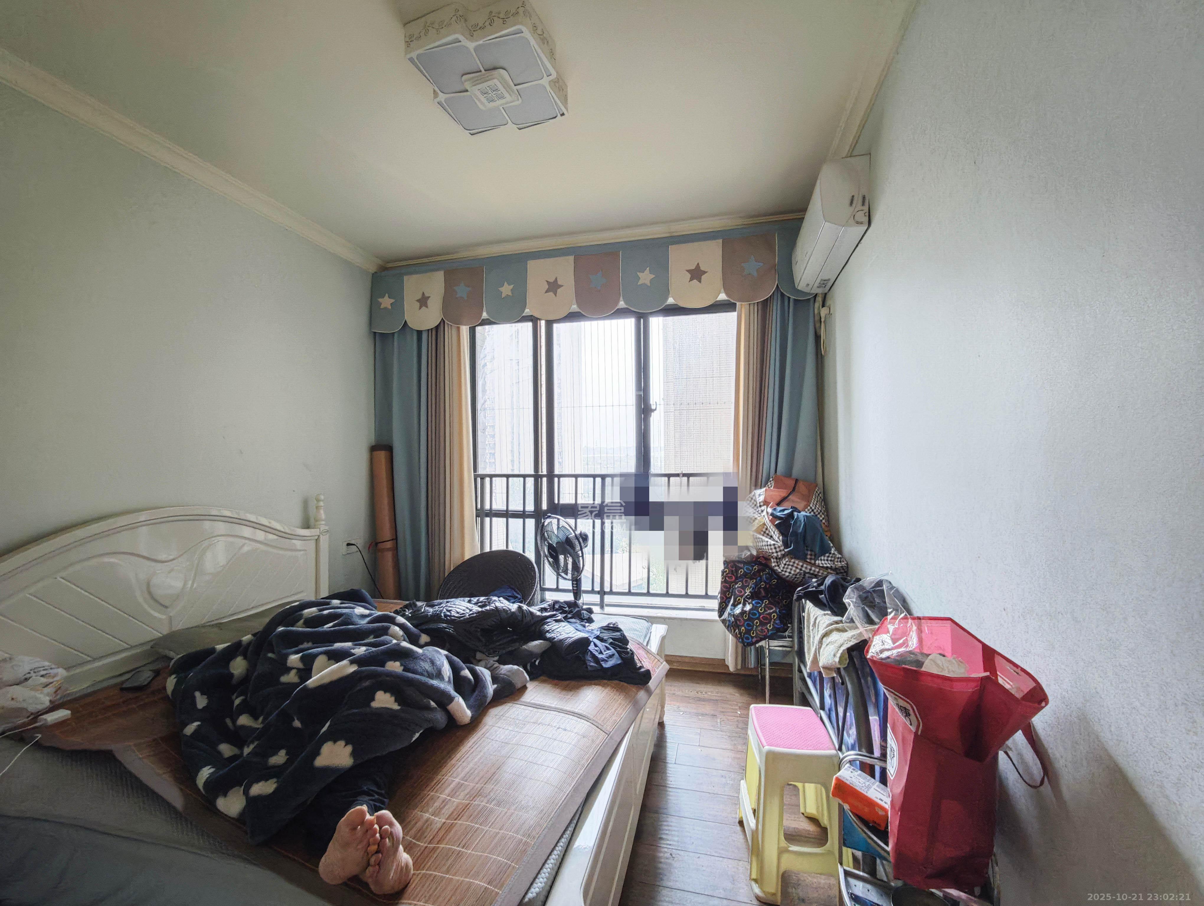 碧桂园南城首府(东宸林海) 4室2厅2卫 110.0万 碧桂园南城首府(东宸林海) 4室2厅2卫 110.0万卧室