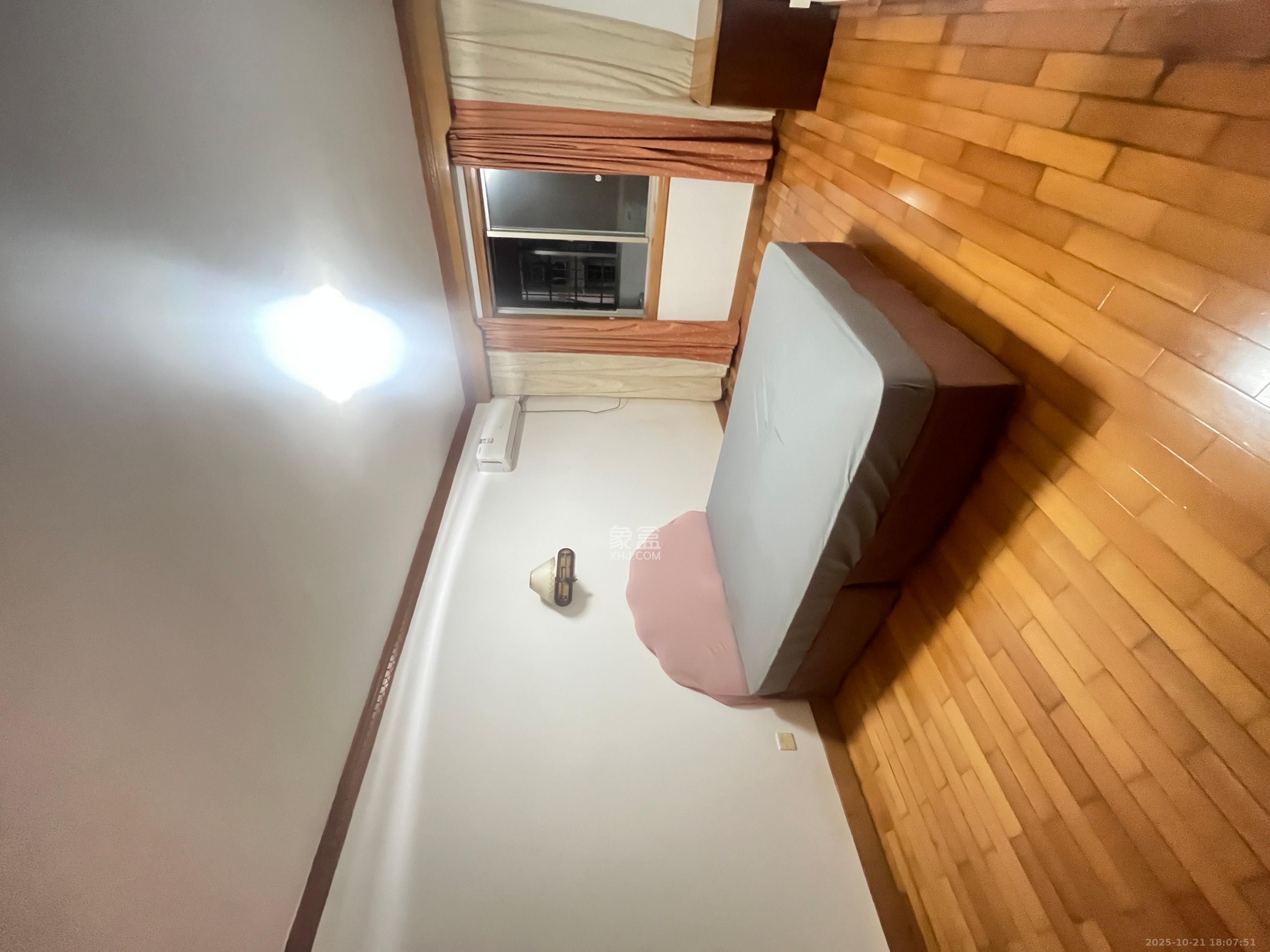 上民航宿舍  3室1厅1卫    1900.0元/月室内图