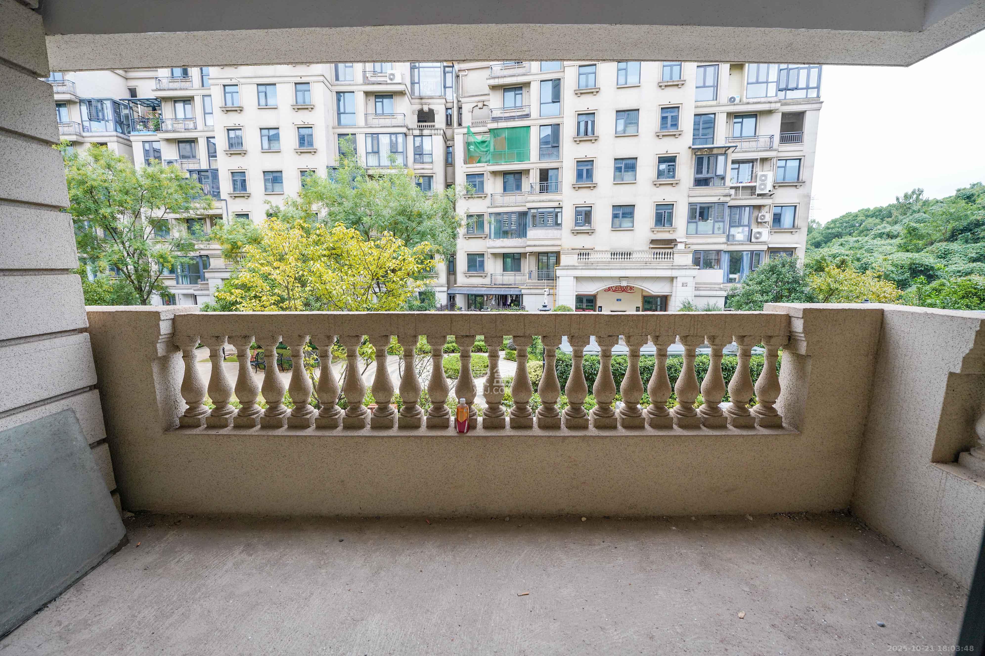 五矿万境蓝山  4室2厅2卫    170.0万阳台