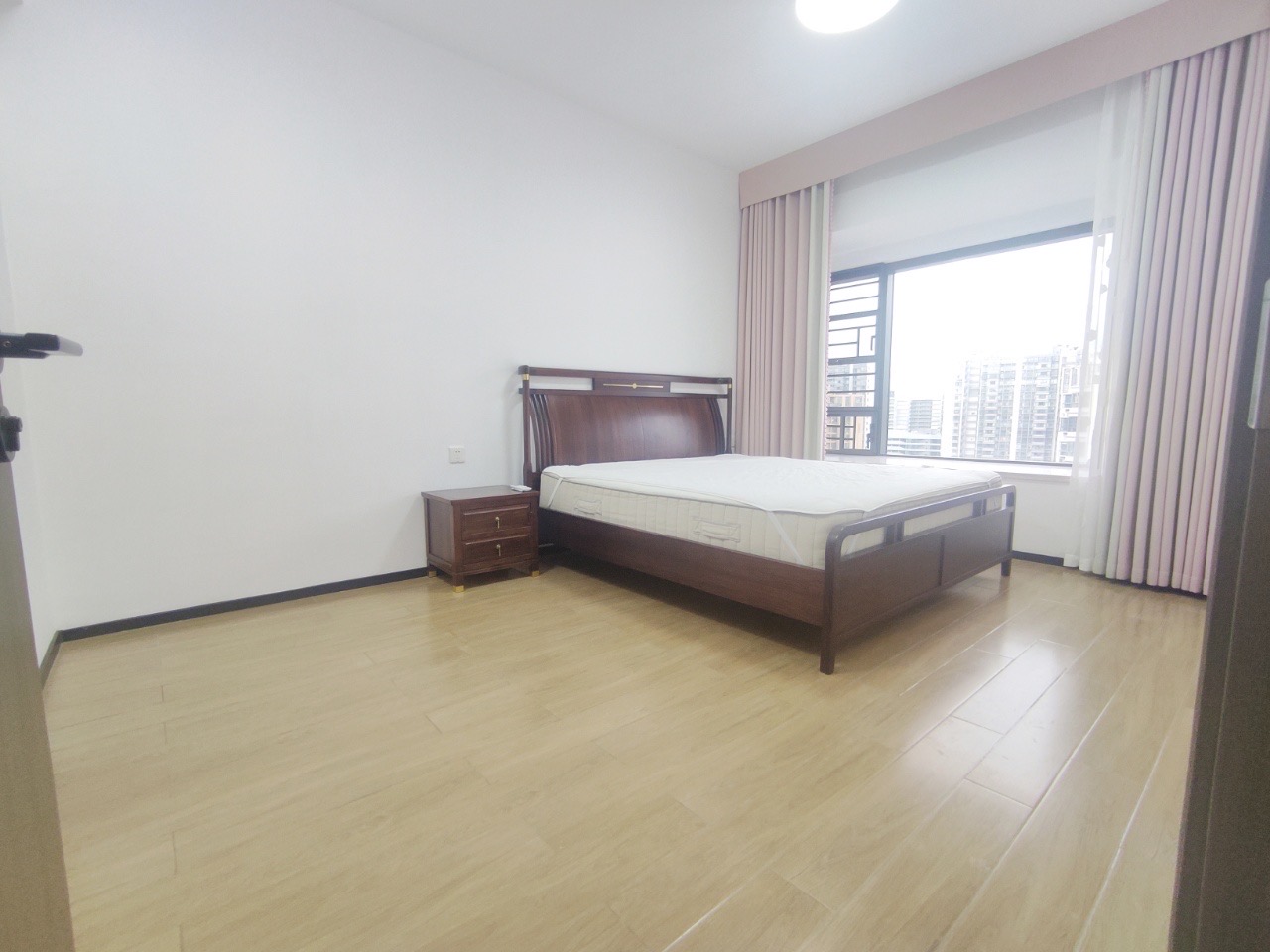 中海汇德里  3室2厅2卫    5100.0元/月室内图