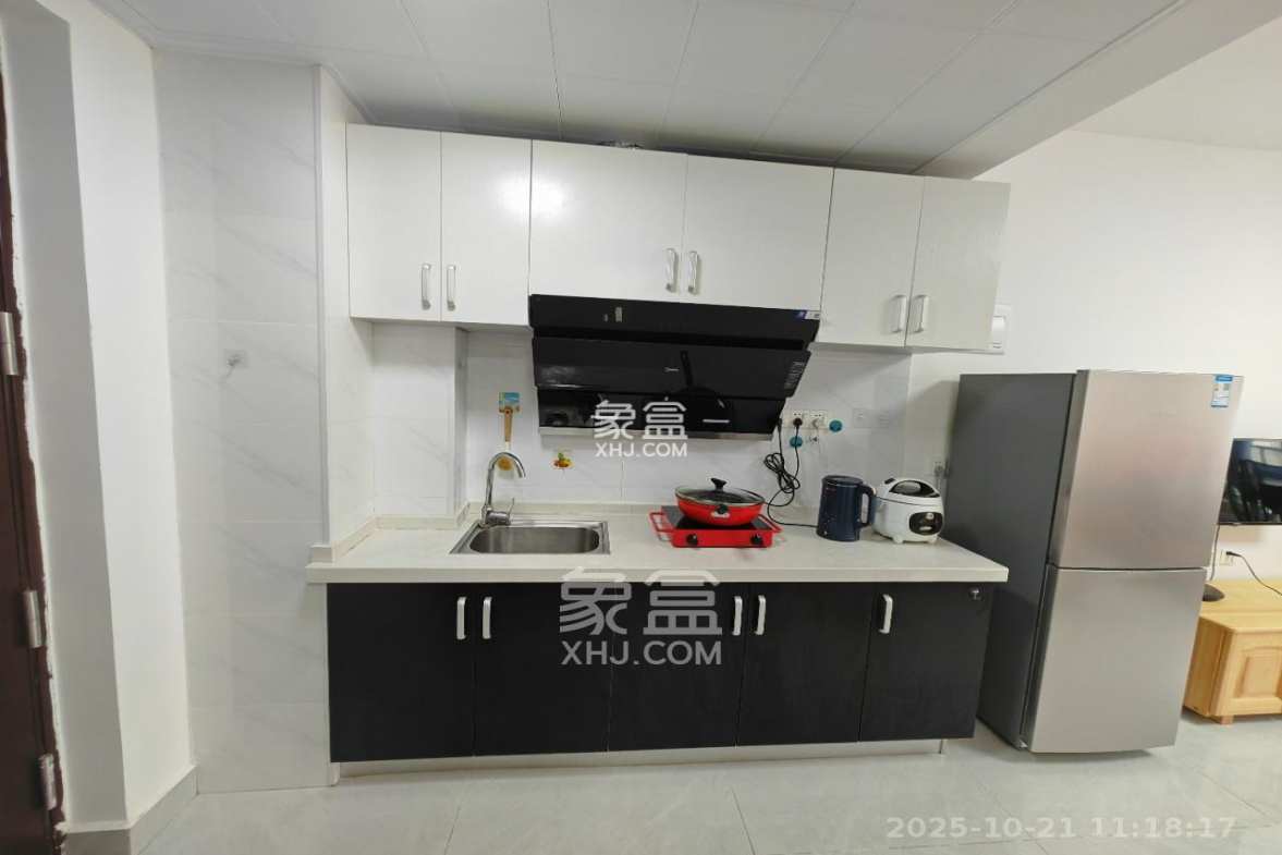 中海珑悦府  1室1厅1卫    1100.0元/月 中海珑悦府  1室1厅1卫    1100.0元/月室内图