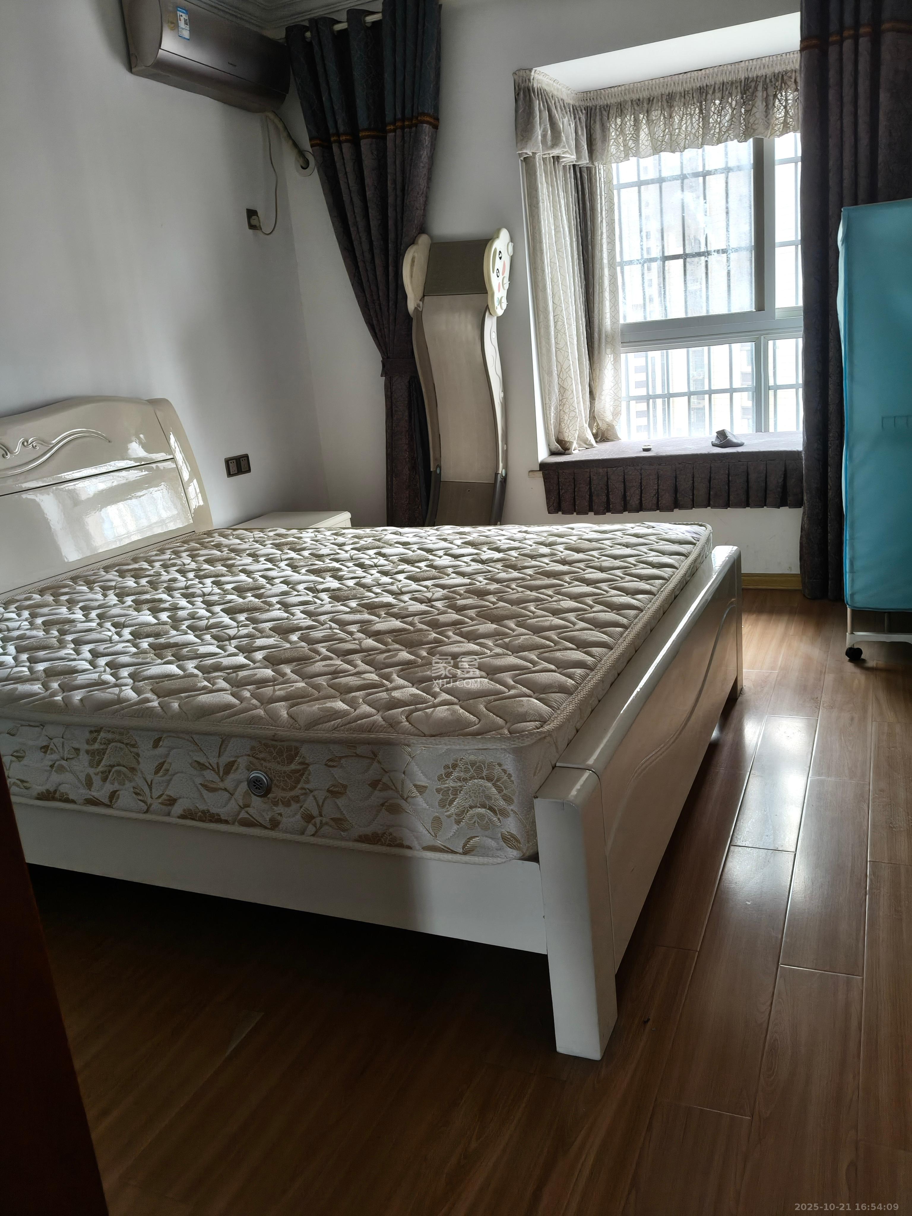 豪庭(江城豪庭) 3室2厅2卫 2300.0元/月 豪庭(江城豪庭) 3室2厅2卫 2300.0元/月室内图