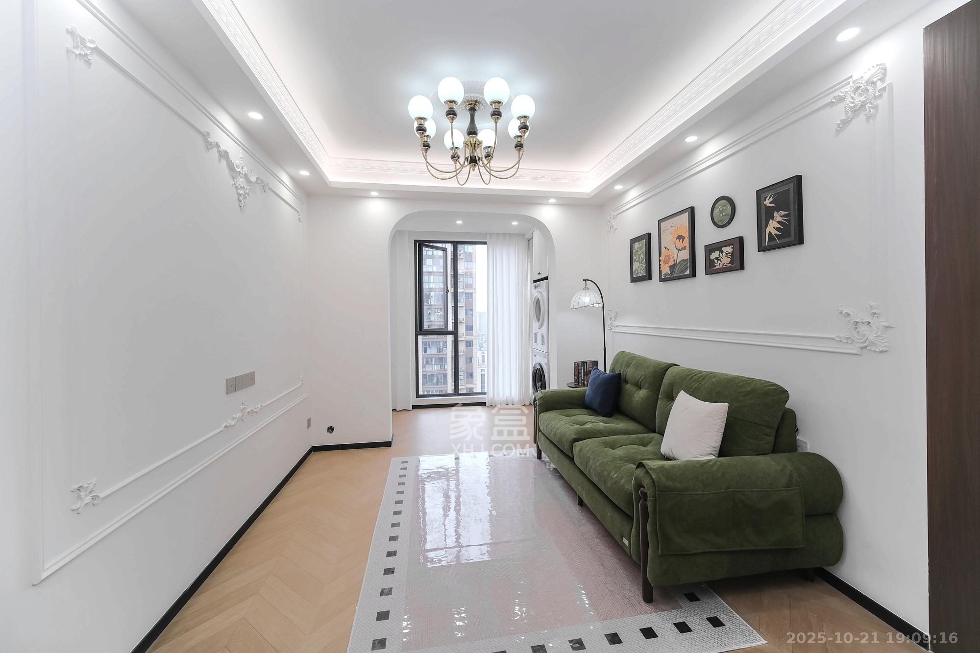 荣盛花语城 3室2厅1卫 59.8万 荣盛花语城 3室2厅1卫 59.8万客厅