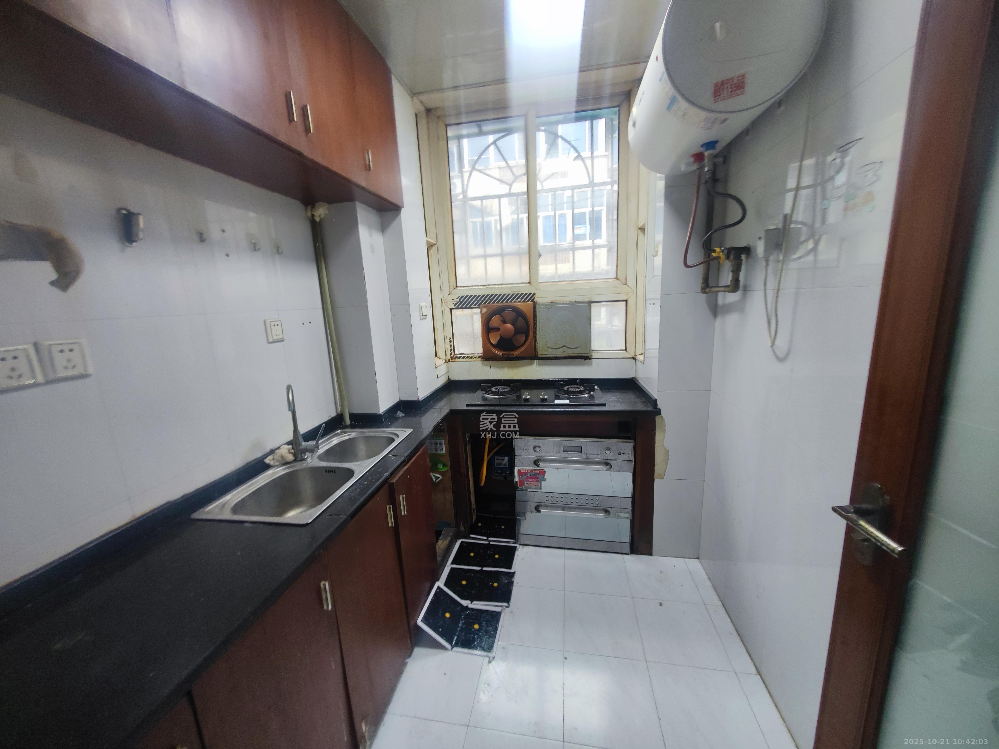 南湖路水工机械厂宿舍  2室1厅1卫    1600.0元/月室内图