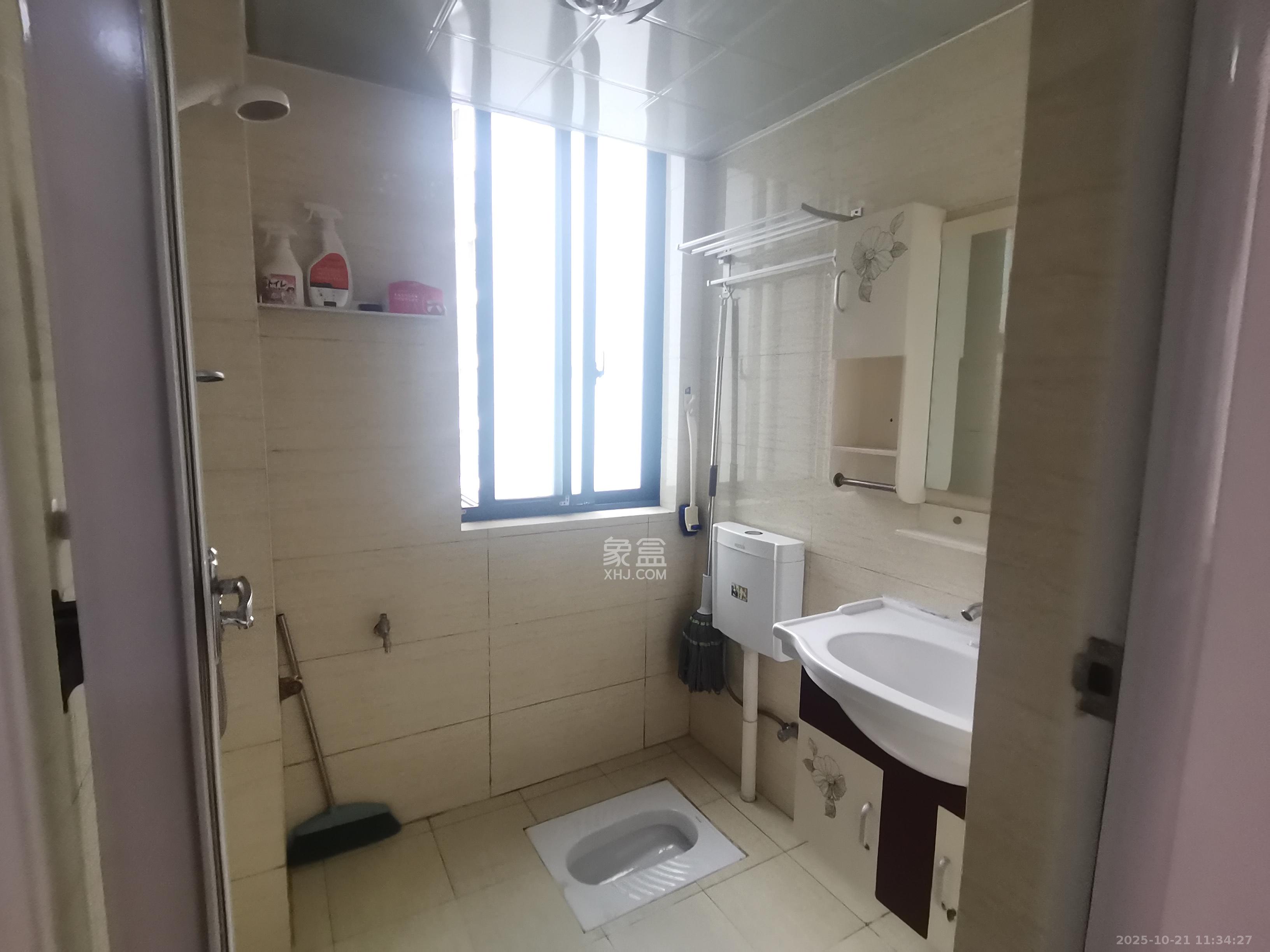 融科东南海  2室1厅1卫    1800.0元/月室内图