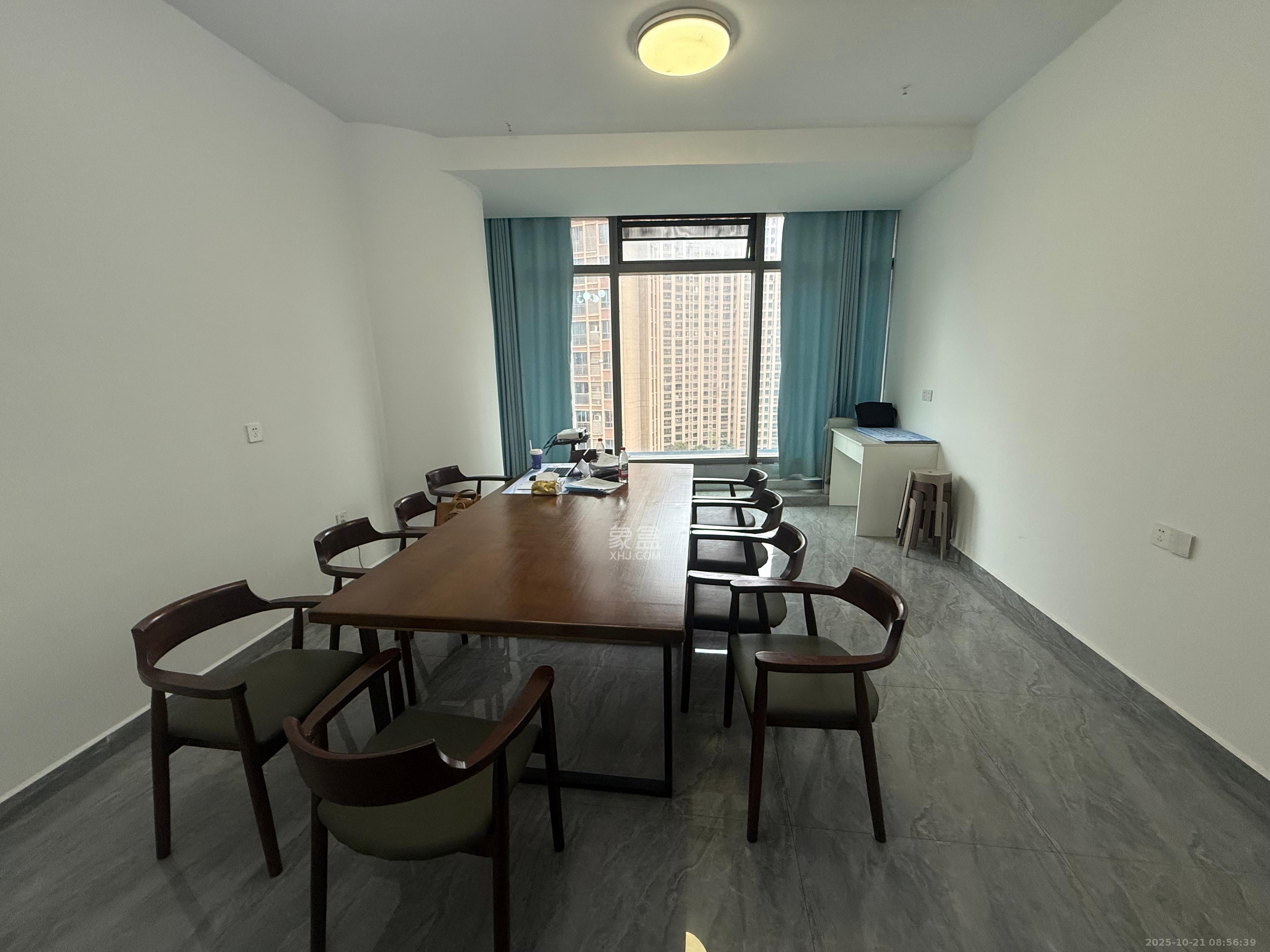 世茂铂曼  1室1厅1卫    2000.0元/月 世茂铂曼  1室1厅1卫    2000.0元/月室内图1