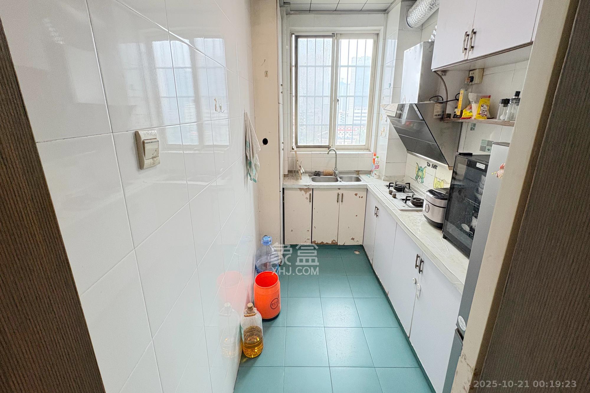 都市先锋  2室2厅1卫    67.0万厨房