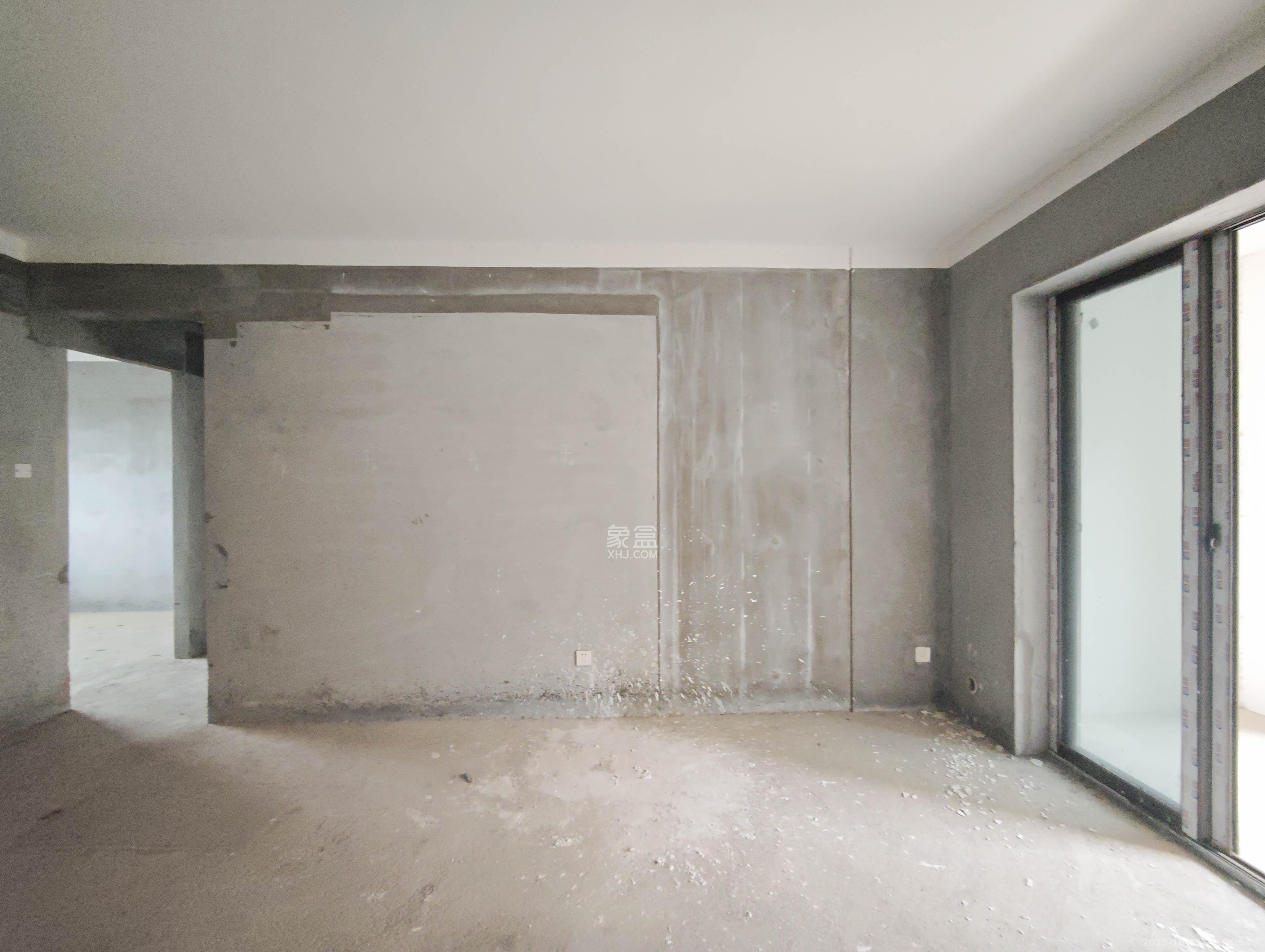 长房明宸府  3室1厅1卫    106.0万客厅