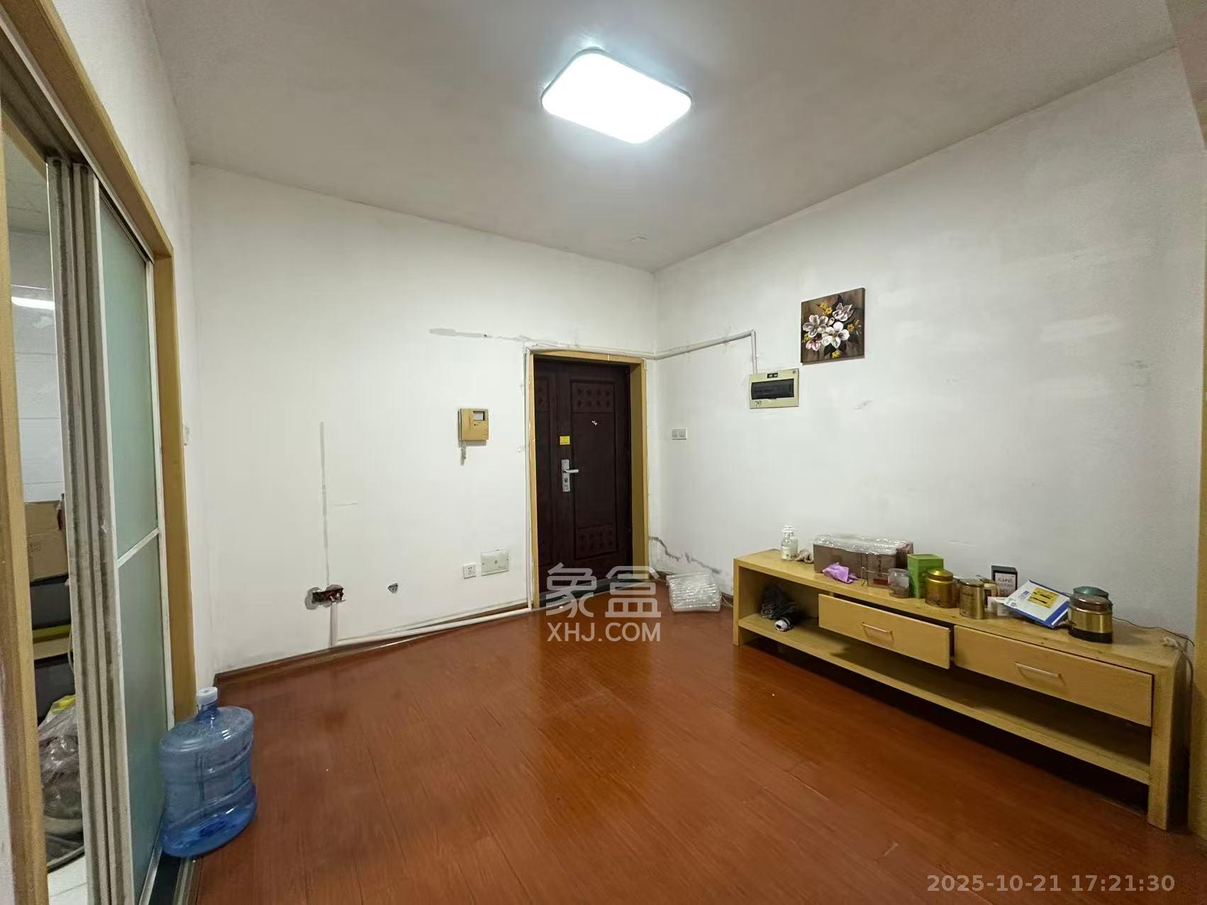 金麓国际  2室2厅1卫    2000.0元/月室内图