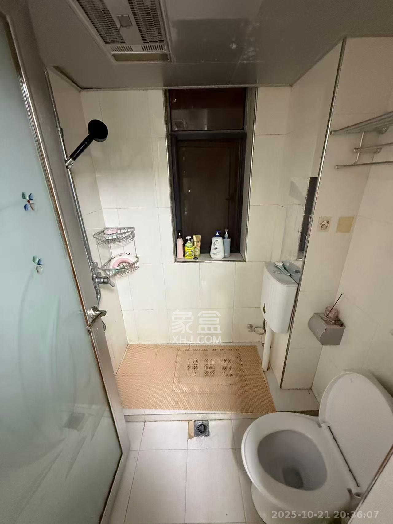 滨江君悦香邸  3室2厅1卫    2500.0元/月 滨江君悦香邸  3室2厅1卫    2500.0元/月室内图