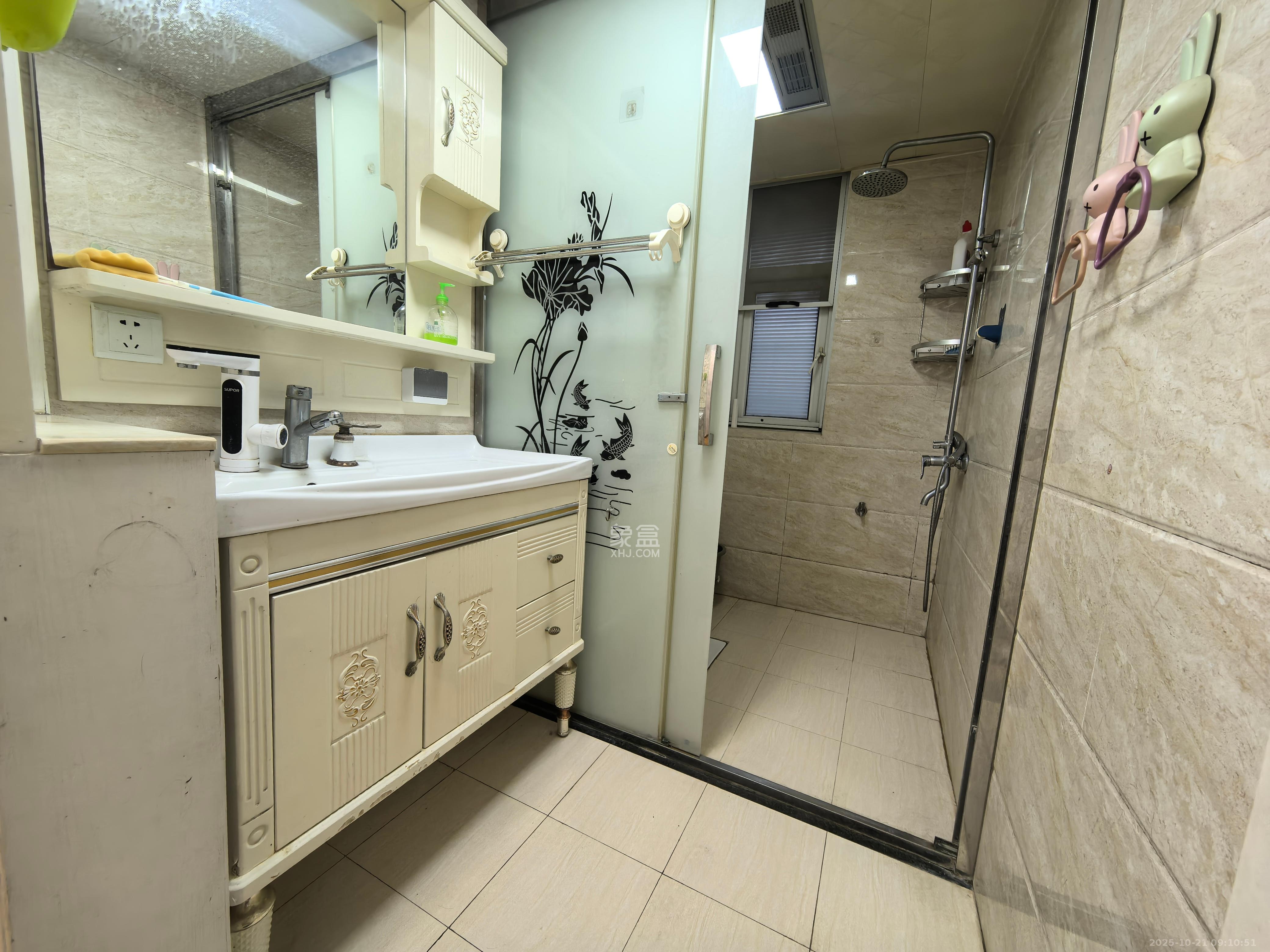 天麓尚层 3室2厅1卫 2400.0元/月 天麓尚层 3室2厅1卫 2400.0元/月室内图