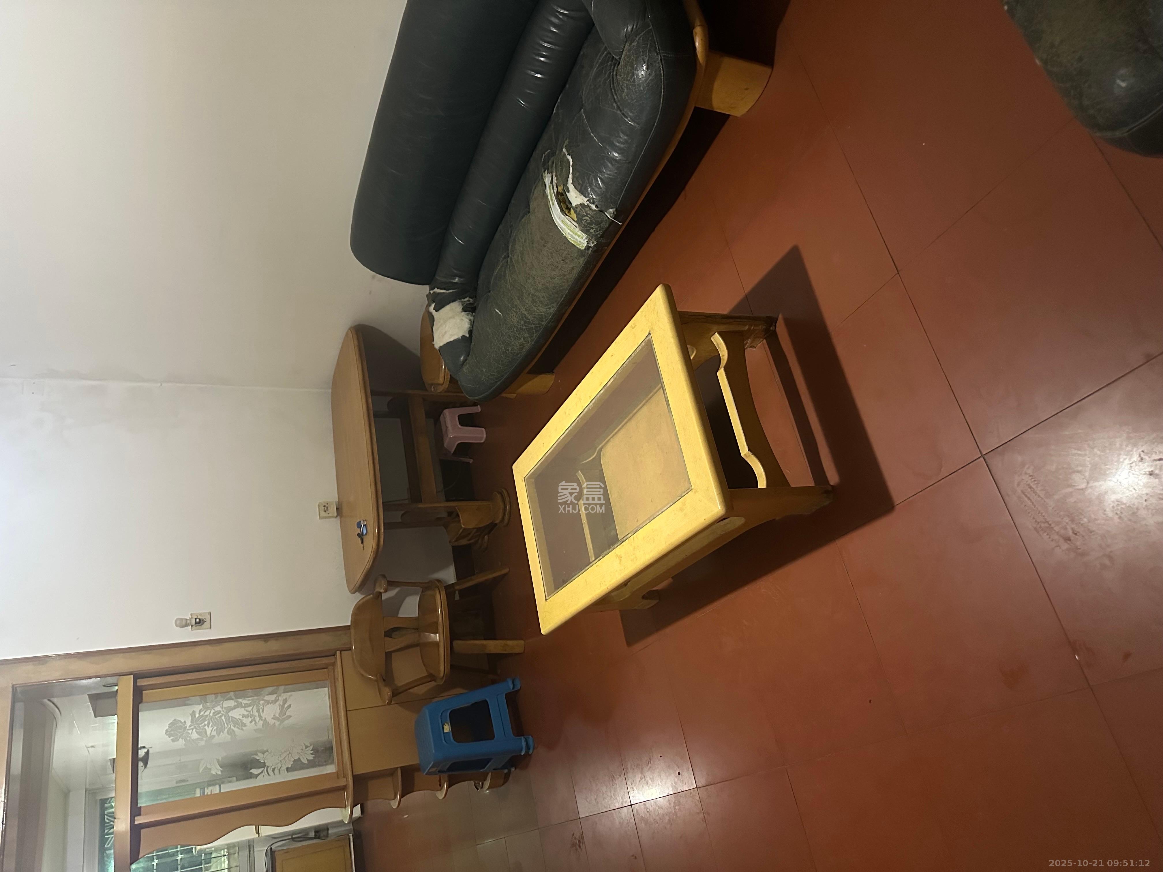 民政局宿舍  1室1厅1卫    1500.0元/月