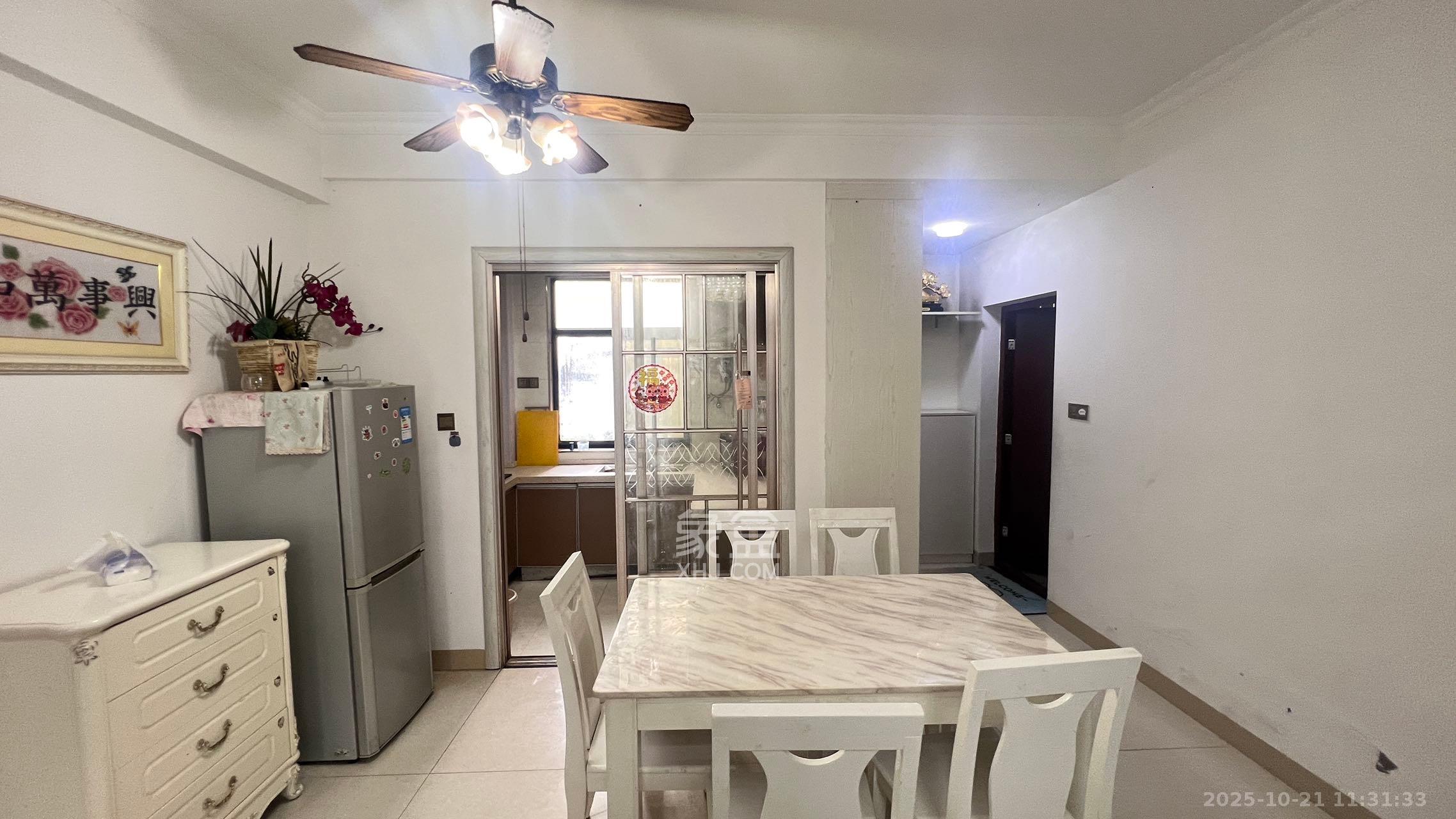 中南红领邦(红星嘉和苑)  2室2厅1卫    2000.0元/月 中南红领邦(红星嘉和苑)  2室2厅1卫    2000.0元/月室内图