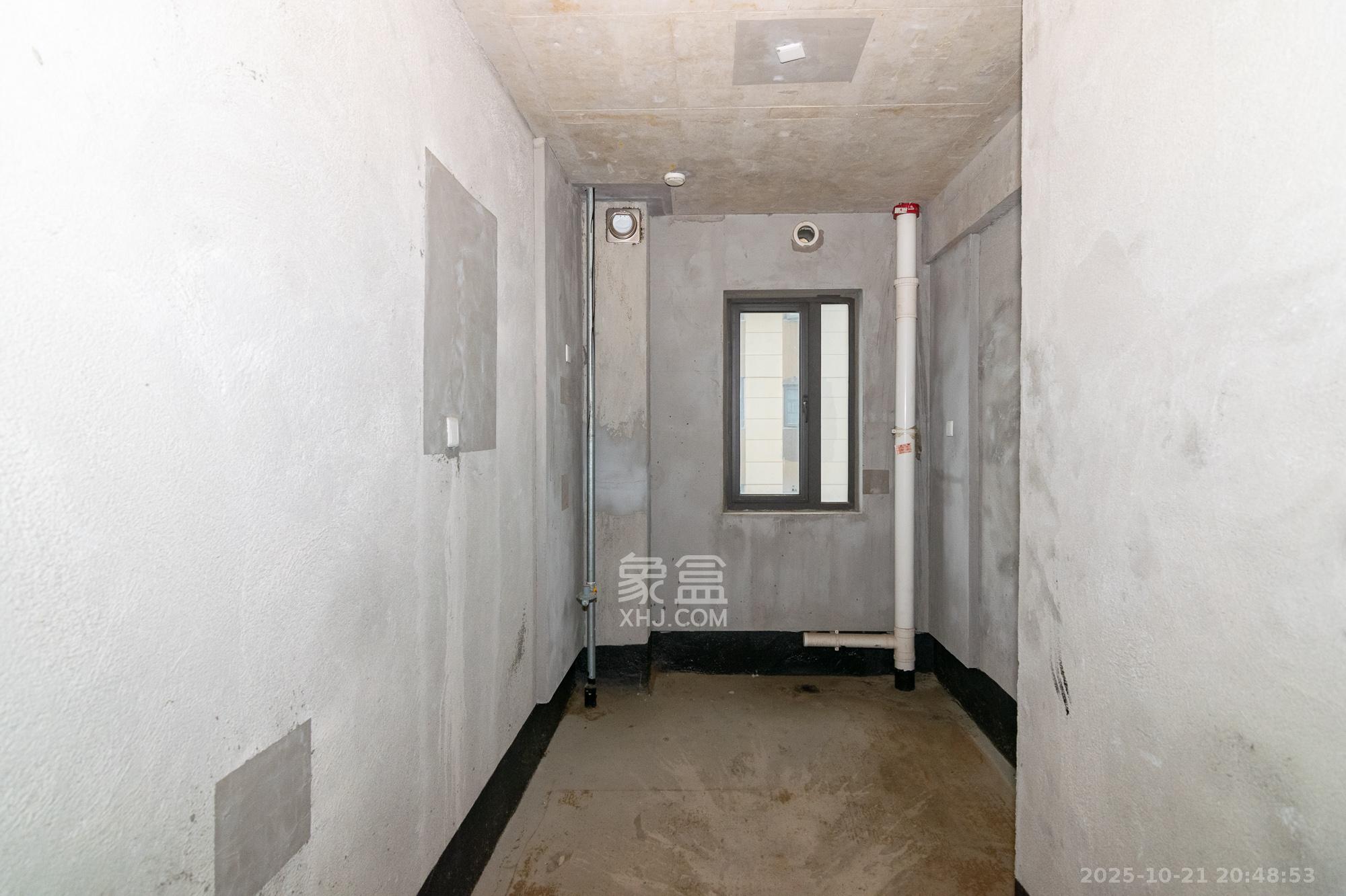 华润桃源里  4室2厅2卫    75.0万厨房