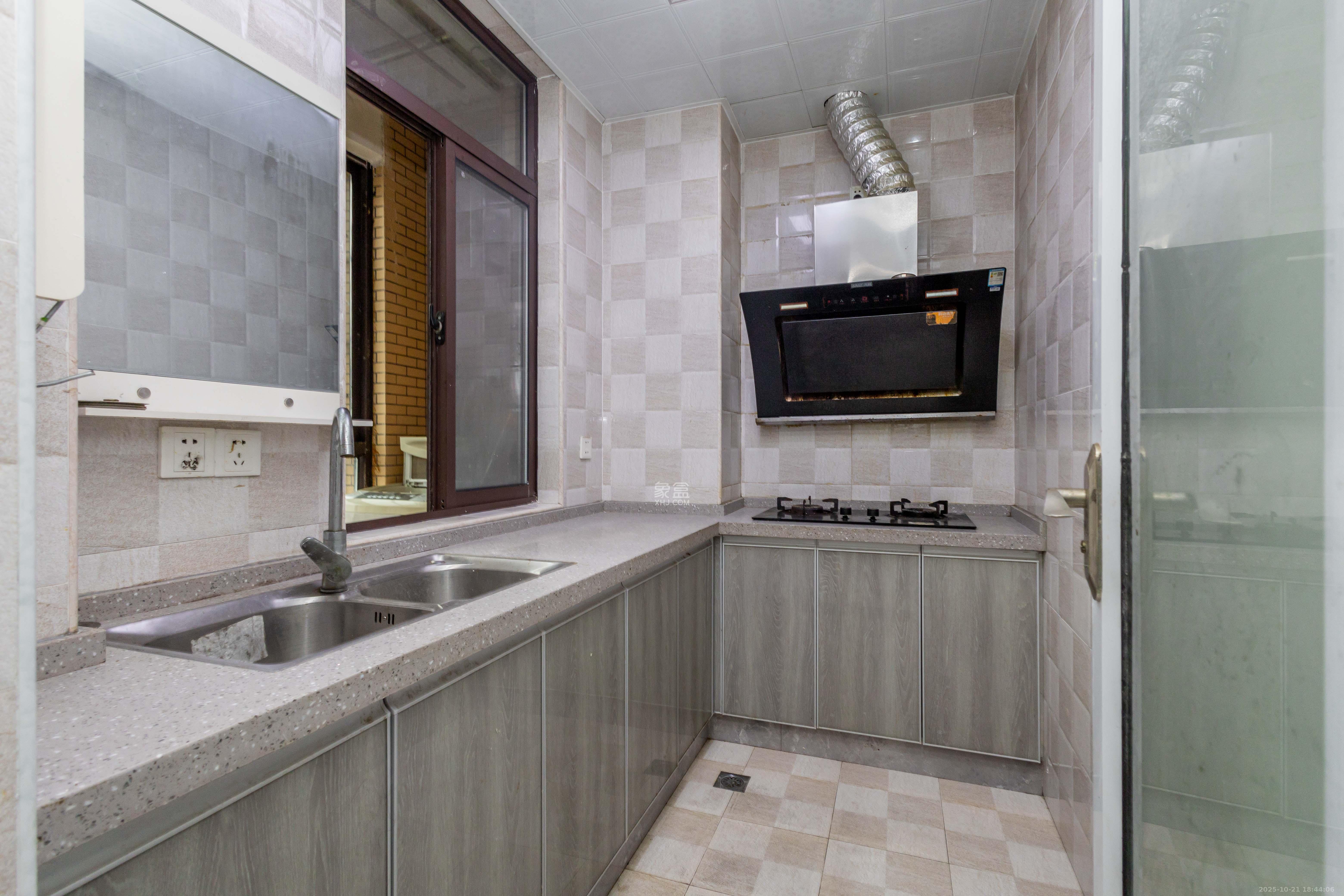 三景华御 4室2厅2卫 79.80万 三景华御 4室2厅2卫 79.80万厨房