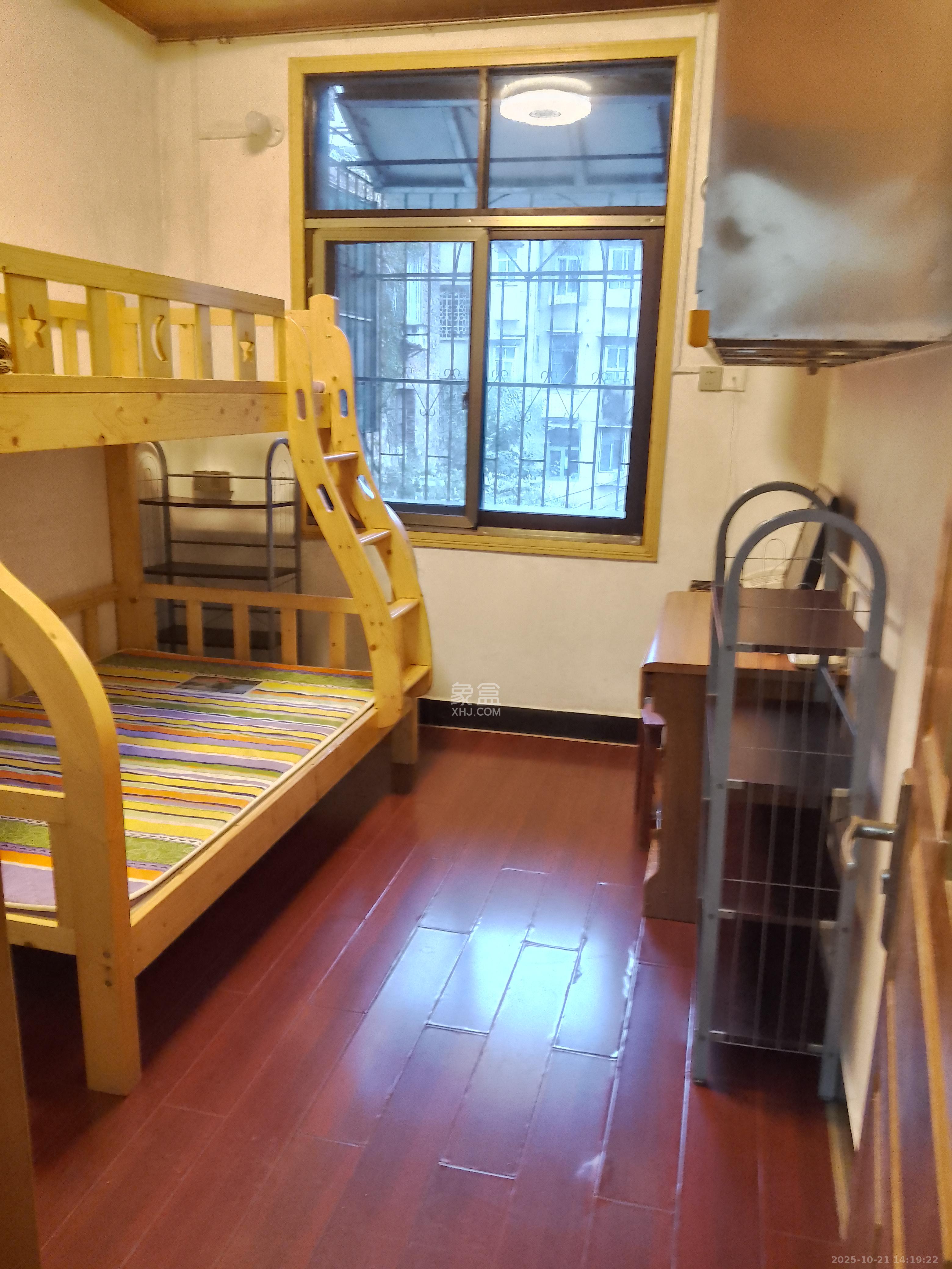 火把山小区  2室1厅1卫    1700.0元/月室内图