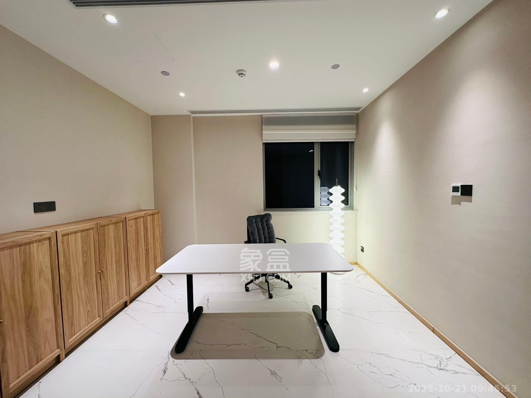 正荣梅溪紫阙台  4室2厅4卫    8000.0元/月室内图