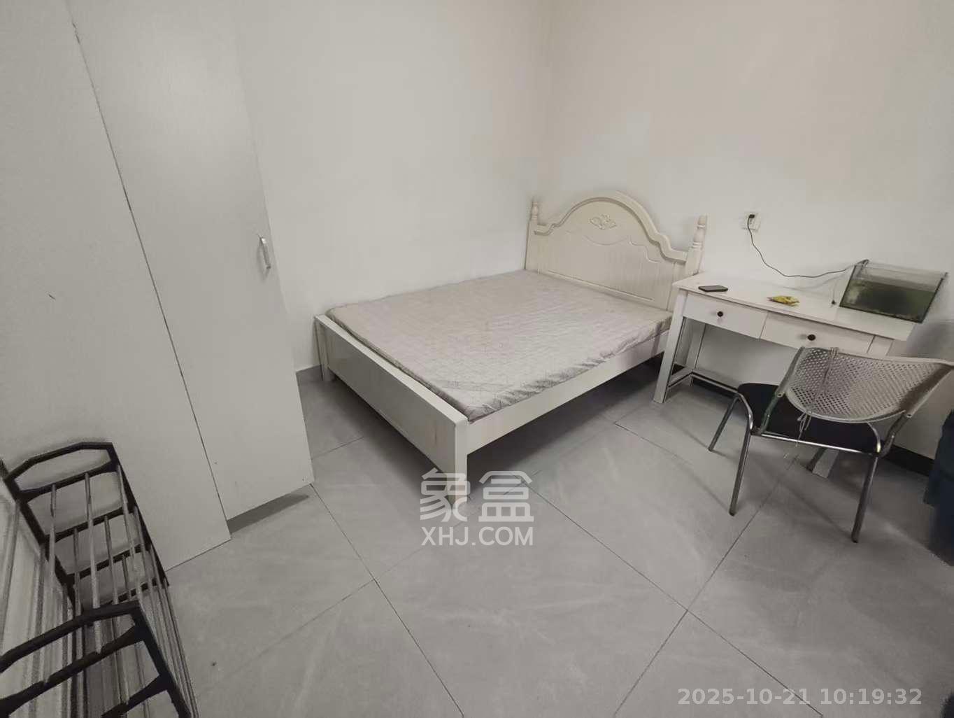 解放四村散盘  1室1厅1卫    1200.0元/月室内图